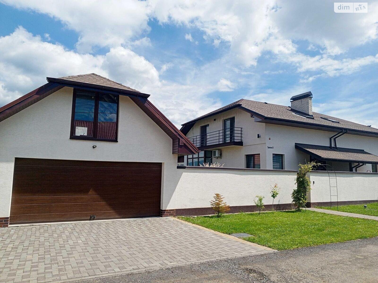 двухэтажный дом, 260 кв. м, кирпич. Продажа в Ужгороде район Табла-1 фото 1