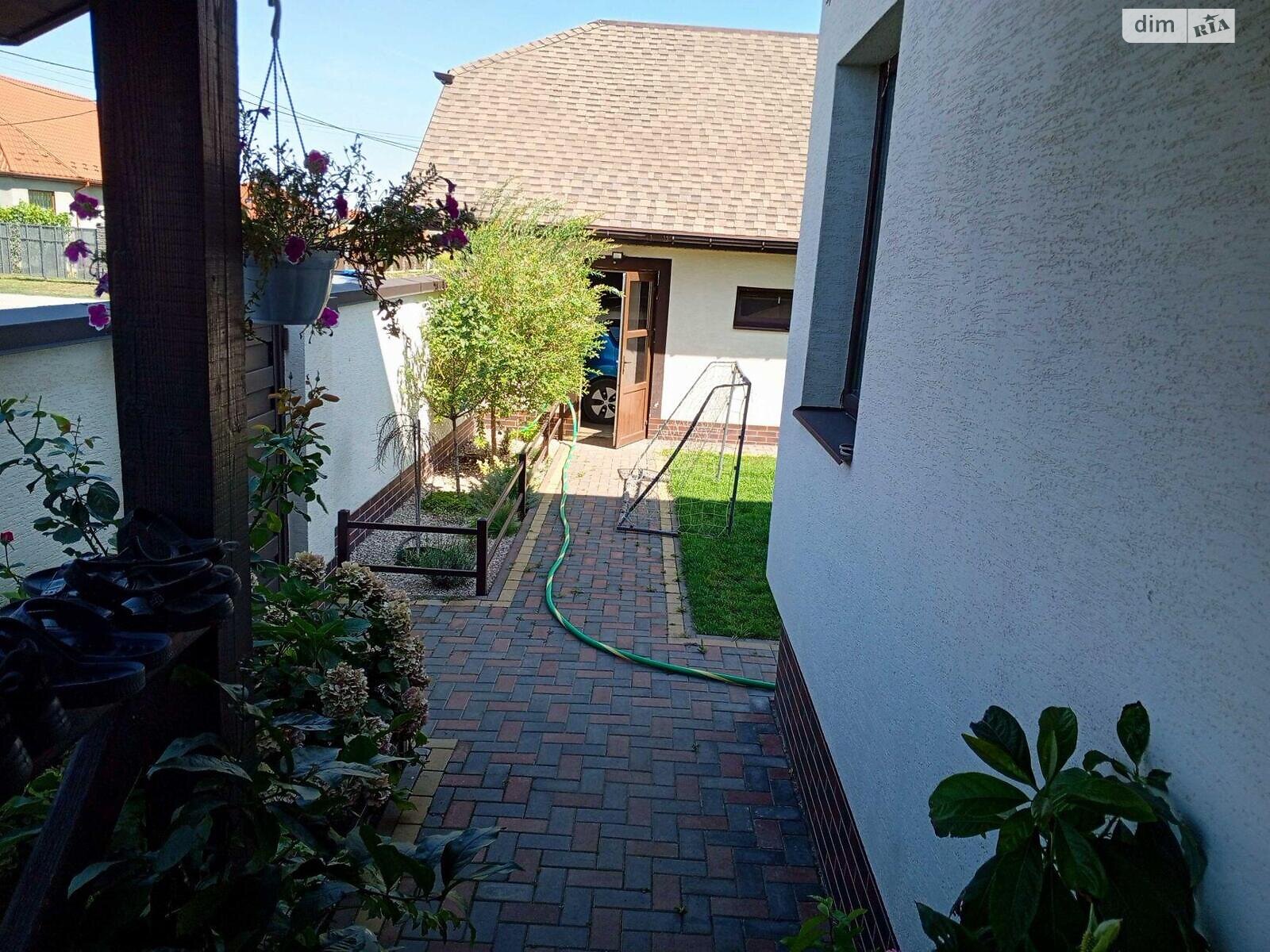 двухэтажный дом, 260 кв. м, кирпич. Продажа в Ужгороде район Табла-1 фото 1