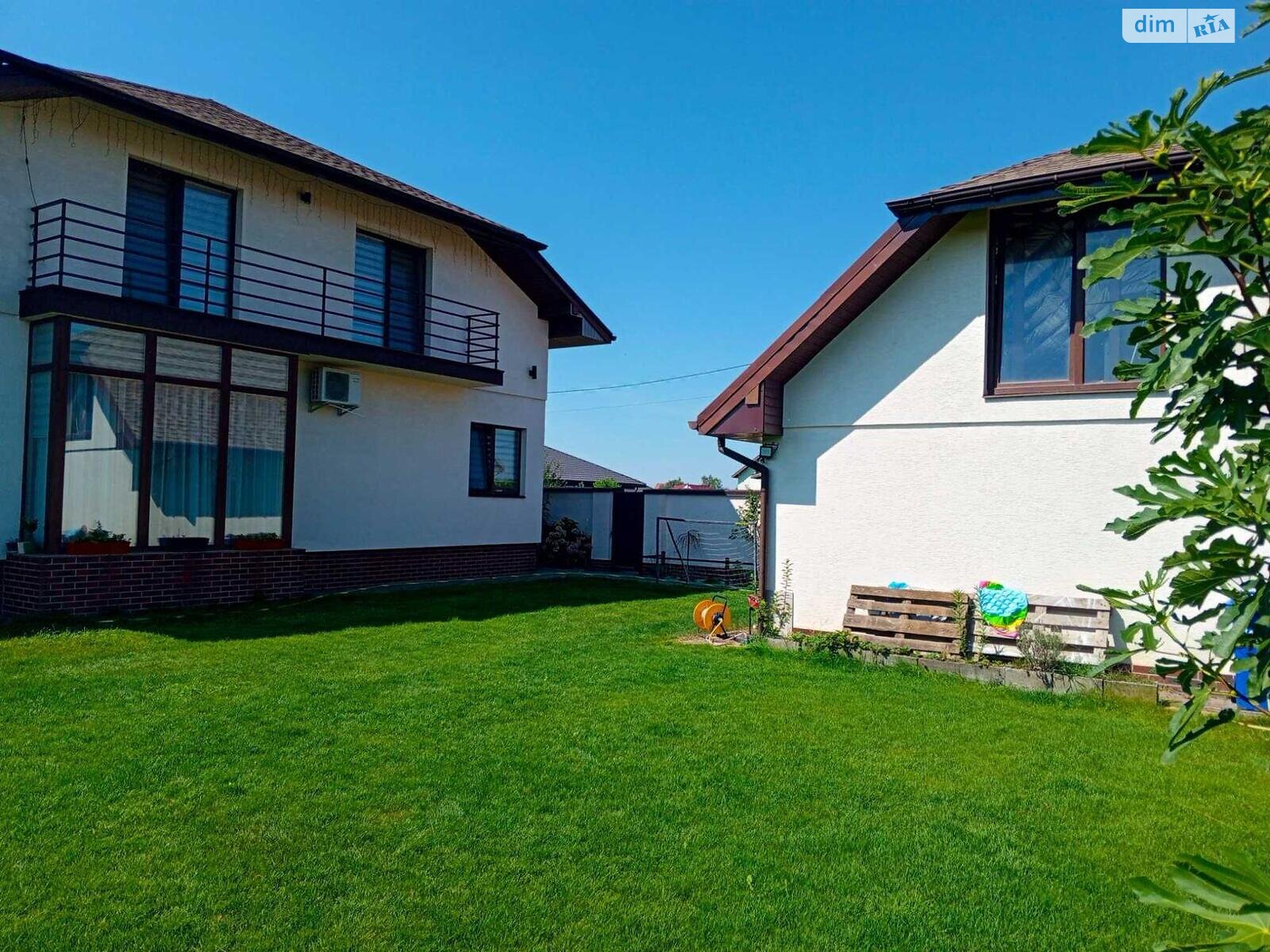 двухэтажный дом, 260 кв. м, кирпич. Продажа в Ужгороде район Табла-1 фото 1