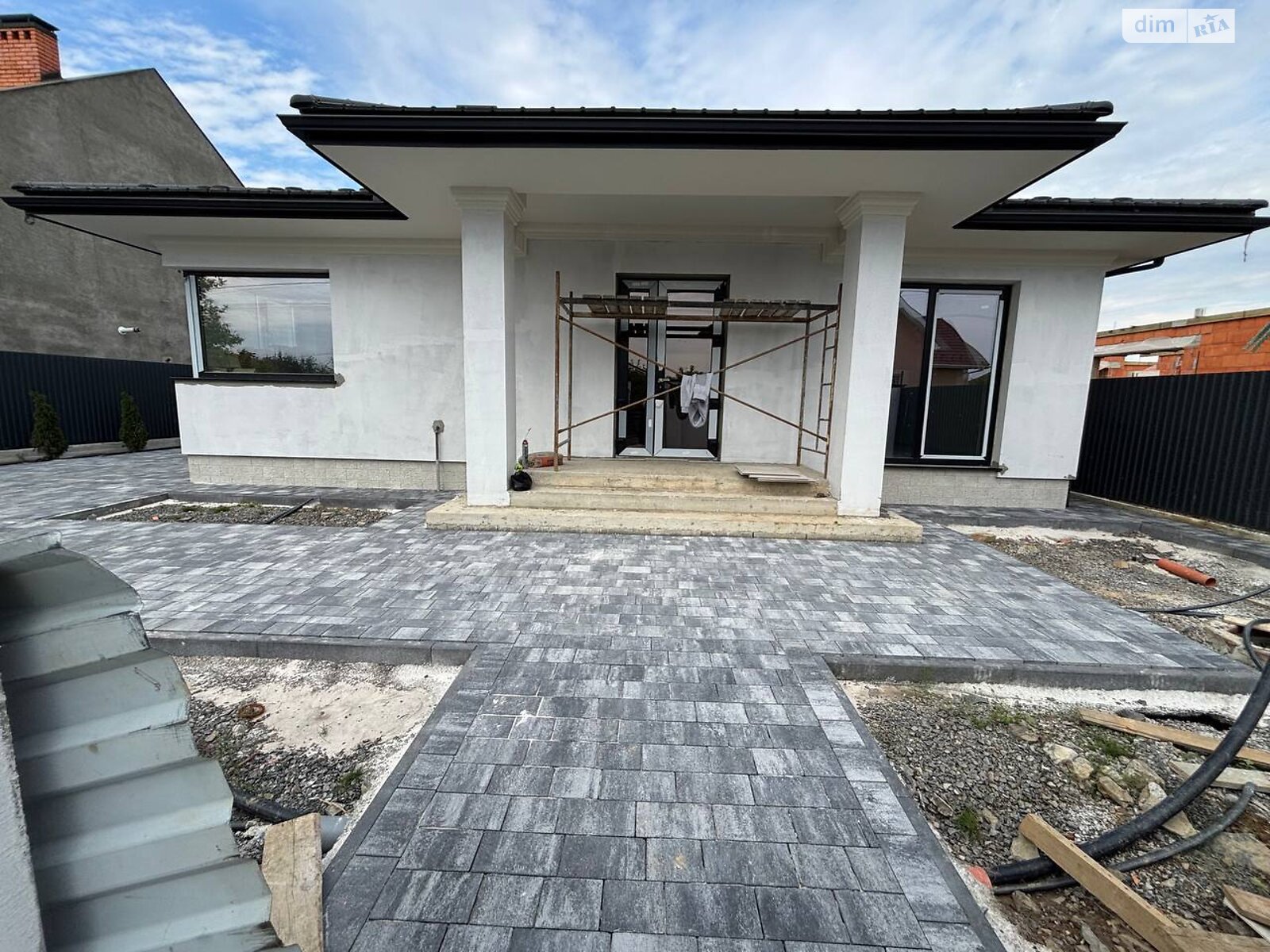 одноповерховий будинок, 145 кв. м, цегла. Продаж в Ужгороді, район Табла-1 фото 1