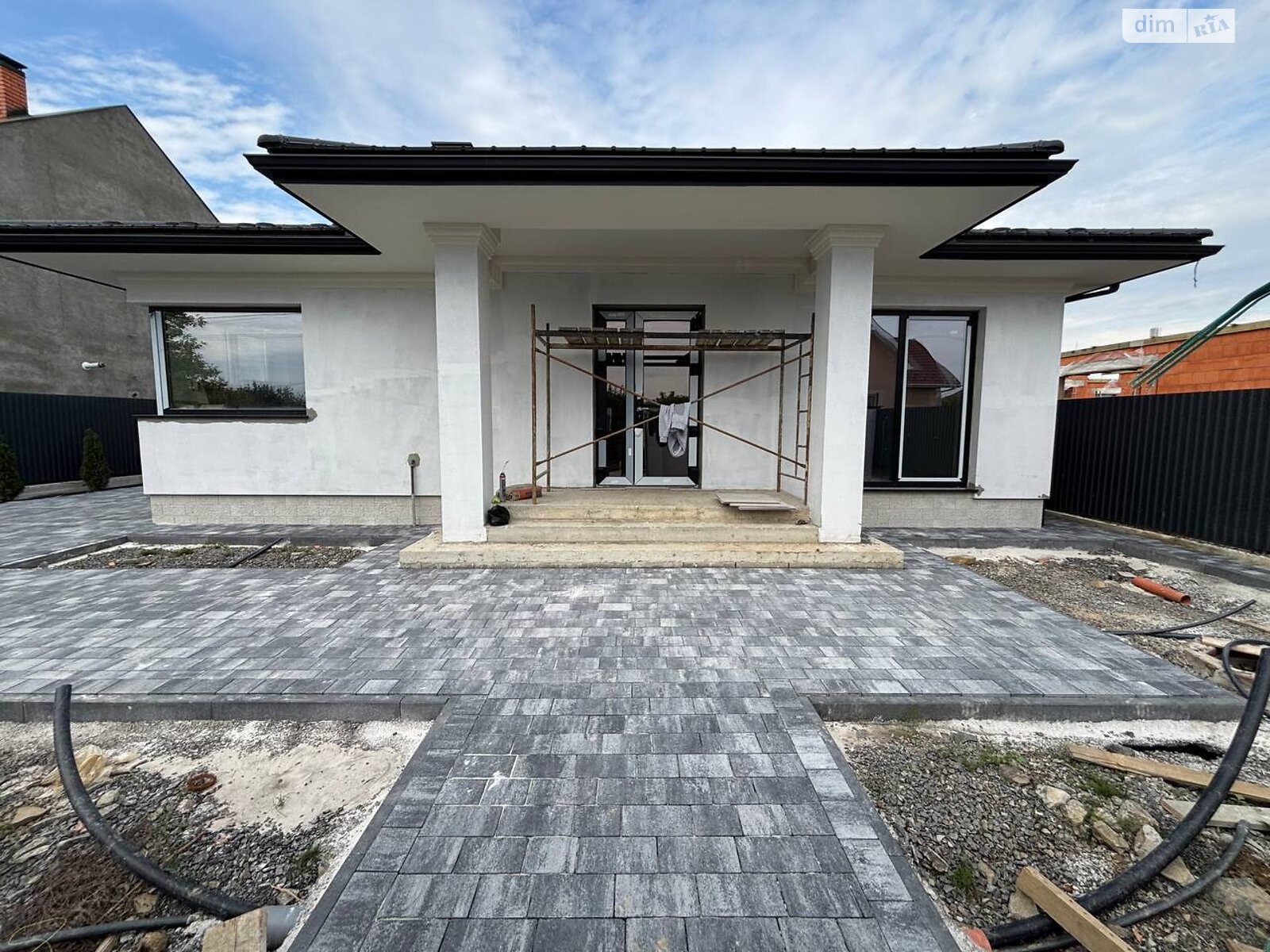 одноповерховий будинок, 145 кв. м, цегла. Продаж в Ужгороді, район Табла-1 фото 1