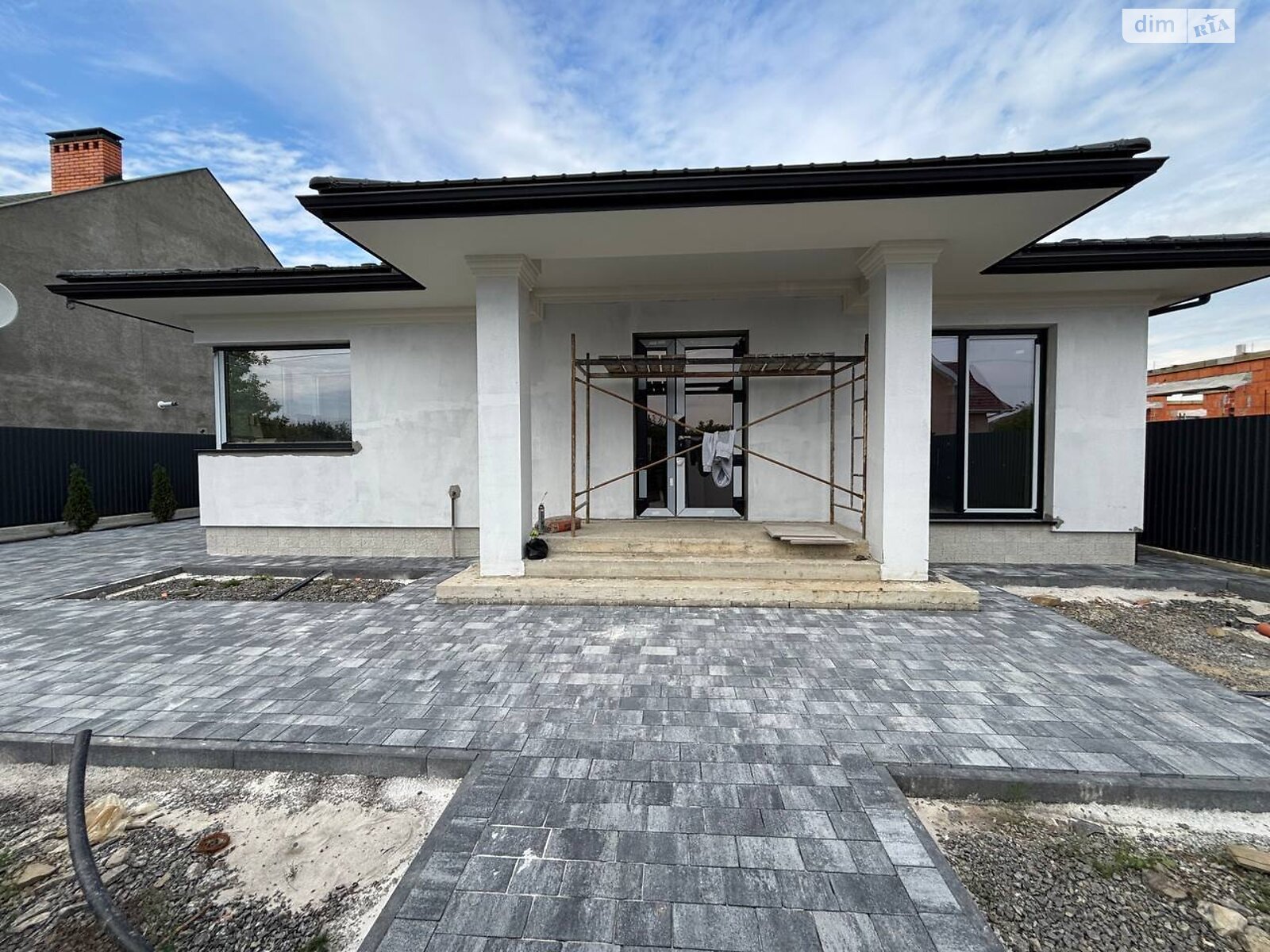 одноповерховий будинок, 145 кв. м, цегла. Продаж в Ужгороді, район Табла-1 фото 1