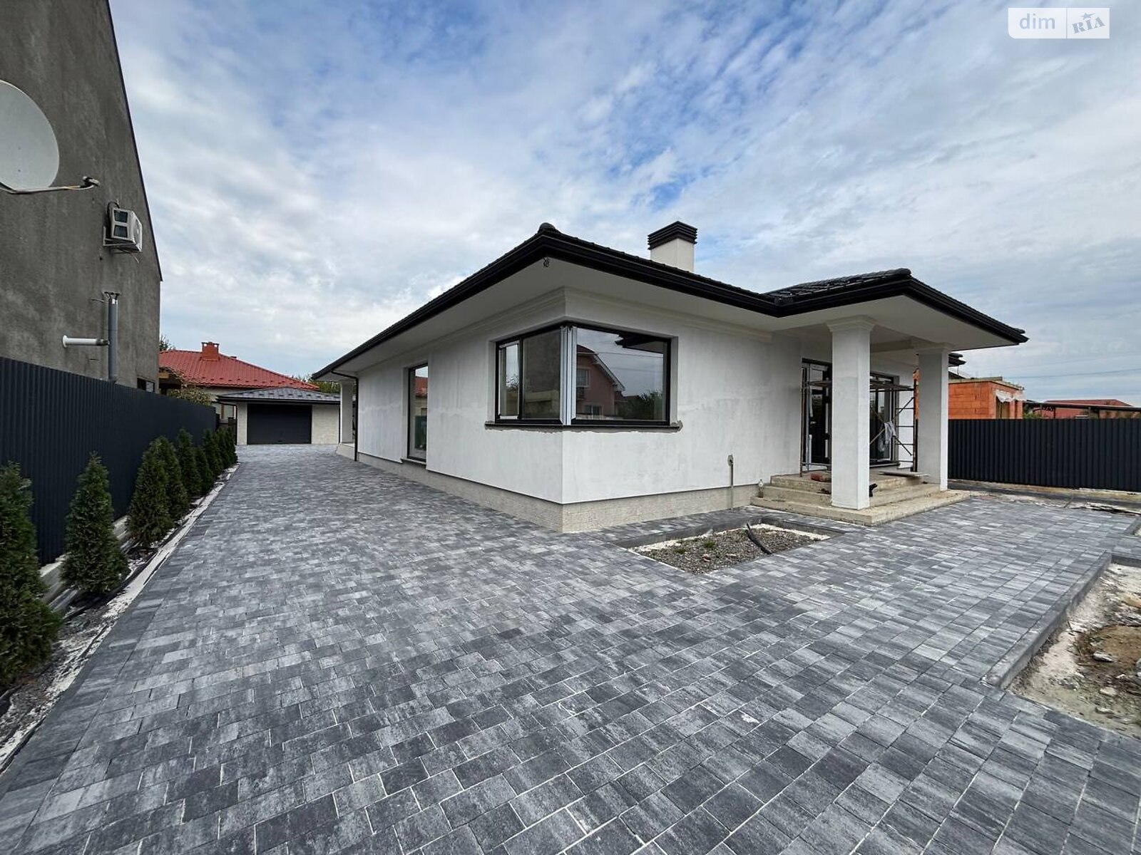 одноповерховий будинок, 145 кв. м, цегла. Продаж в Ужгороді, район Табла-1 фото 1