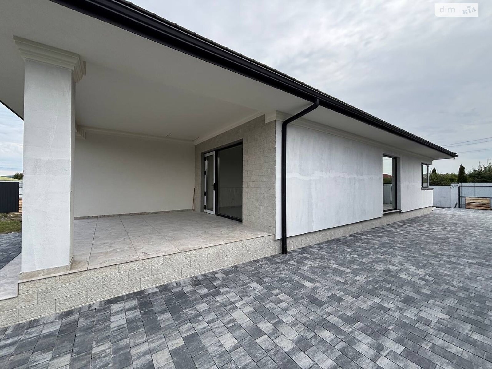 одноповерховий будинок, 145 кв. м, цегла. Продаж в Ужгороді, район Табла-1 фото 1