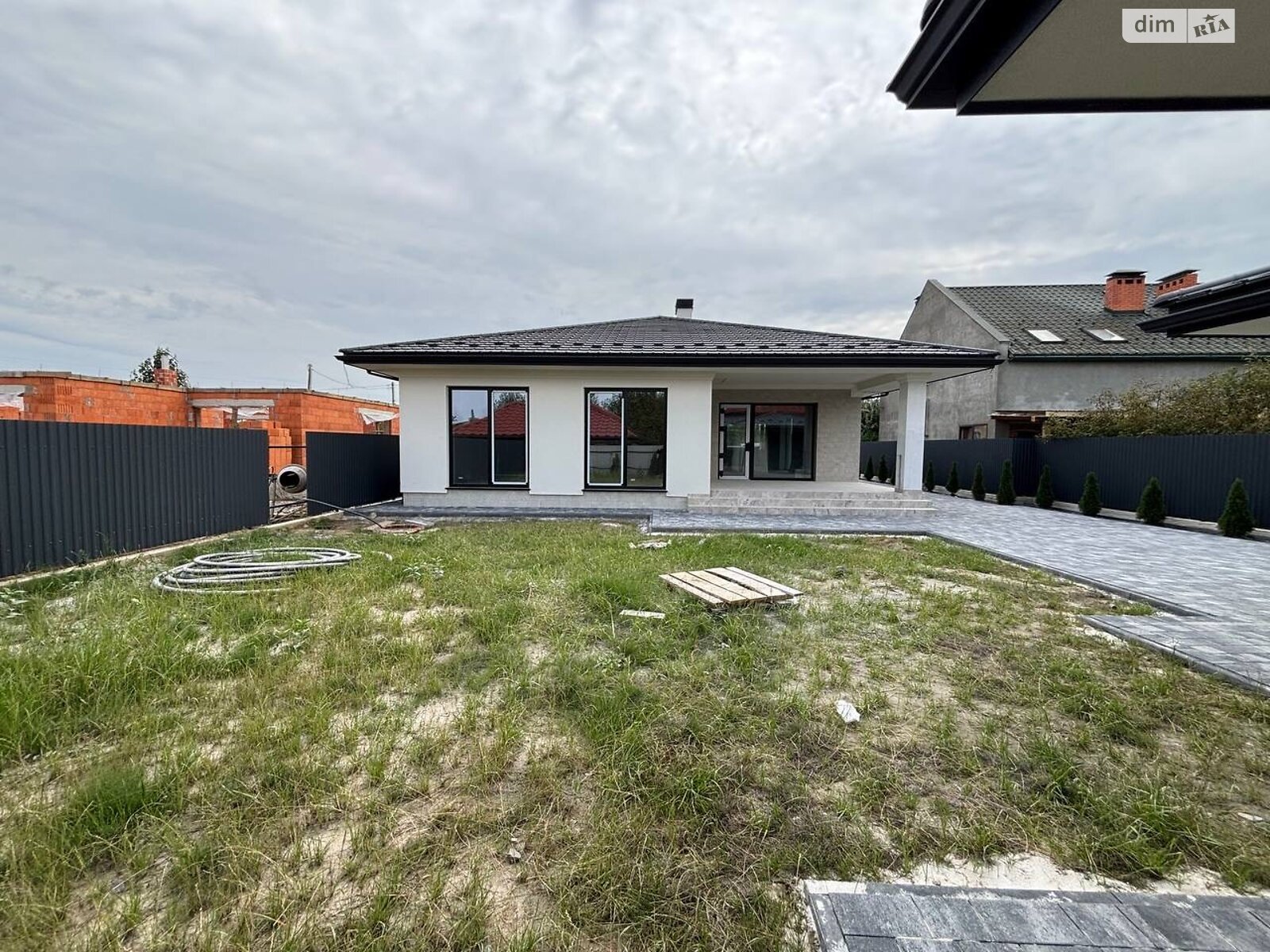 одноповерховий будинок, 145 кв. м, цегла. Продаж в Ужгороді, район Табла-1 фото 1