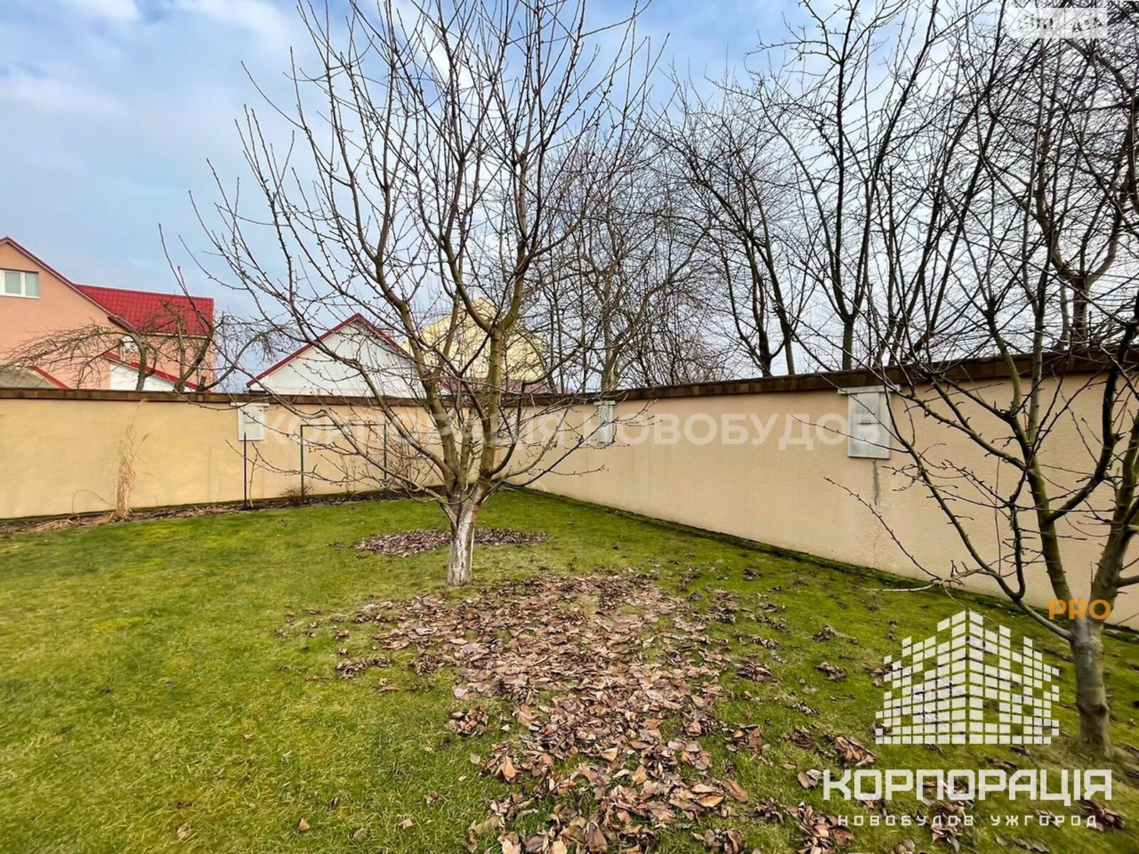 двоповерховий будинок з ремонтом, 242 кв. м, цегла. Продаж в Ужгороді, район Табла-1 фото 1