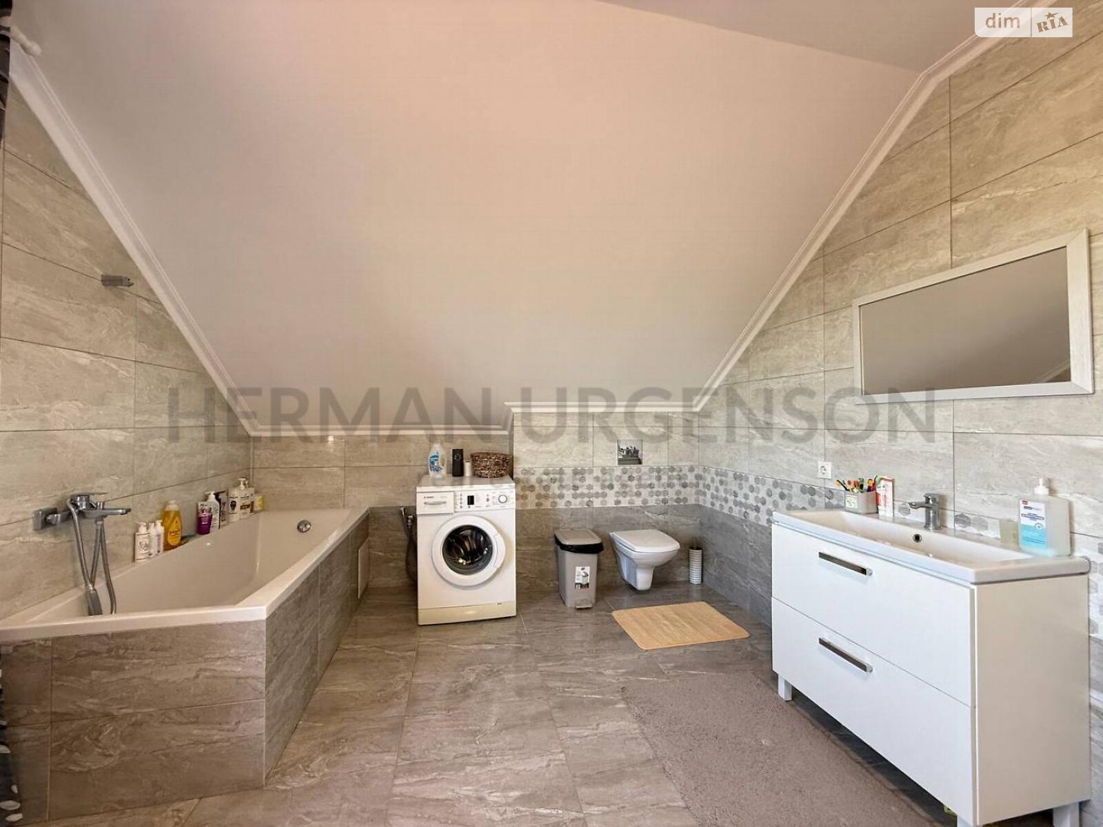 двоповерховий будинок з гаражем, 258 кв. м, цегла. Продаж у Ужгороді фото 1 двоповерховий будинок з гаражем, 258 кв. м, цегла. Продаж у Ужгороді фото 1