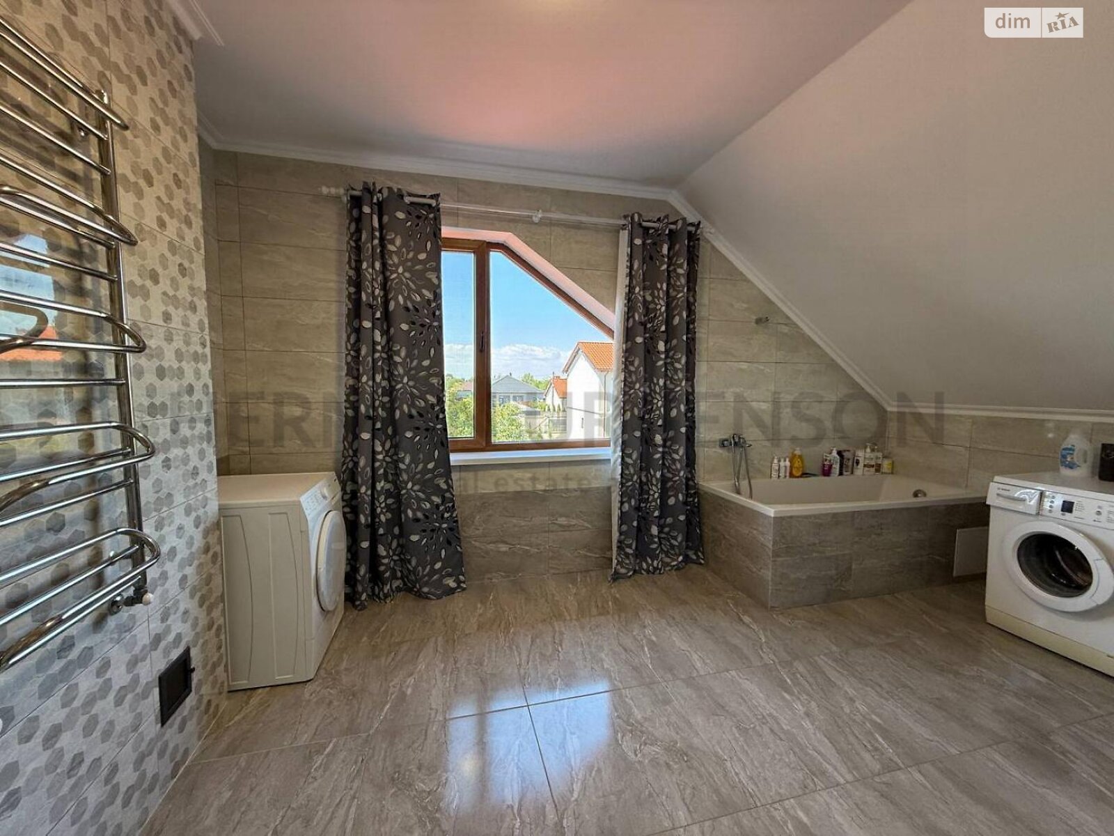 двоповерховий будинок з гаражем, 258 кв. м, цегла. Продаж у Ужгороді фото 1 двоповерховий будинок з гаражем, 258 кв. м, цегла. Продаж у Ужгороді фото 1