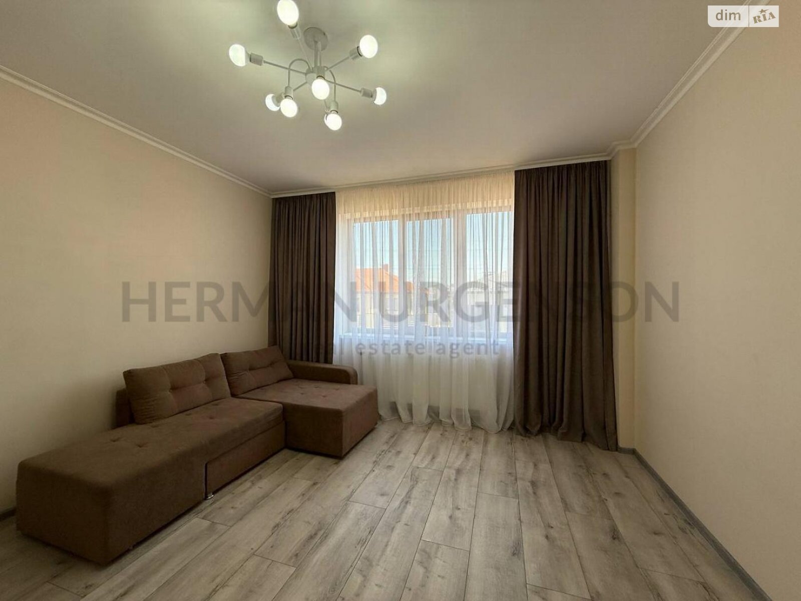 двоповерховий будинок з гаражем, 258 кв. м, цегла. Продаж у Ужгороді фото 1 двоповерховий будинок з гаражем, 258 кв. м, цегла. Продаж у Ужгороді фото 1