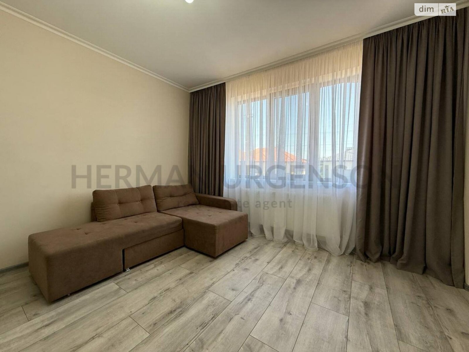 двоповерховий будинок з гаражем, 258 кв. м, цегла. Продаж у Ужгороді фото 1 двоповерховий будинок з гаражем, 258 кв. м, цегла. Продаж у Ужгороді фото 1