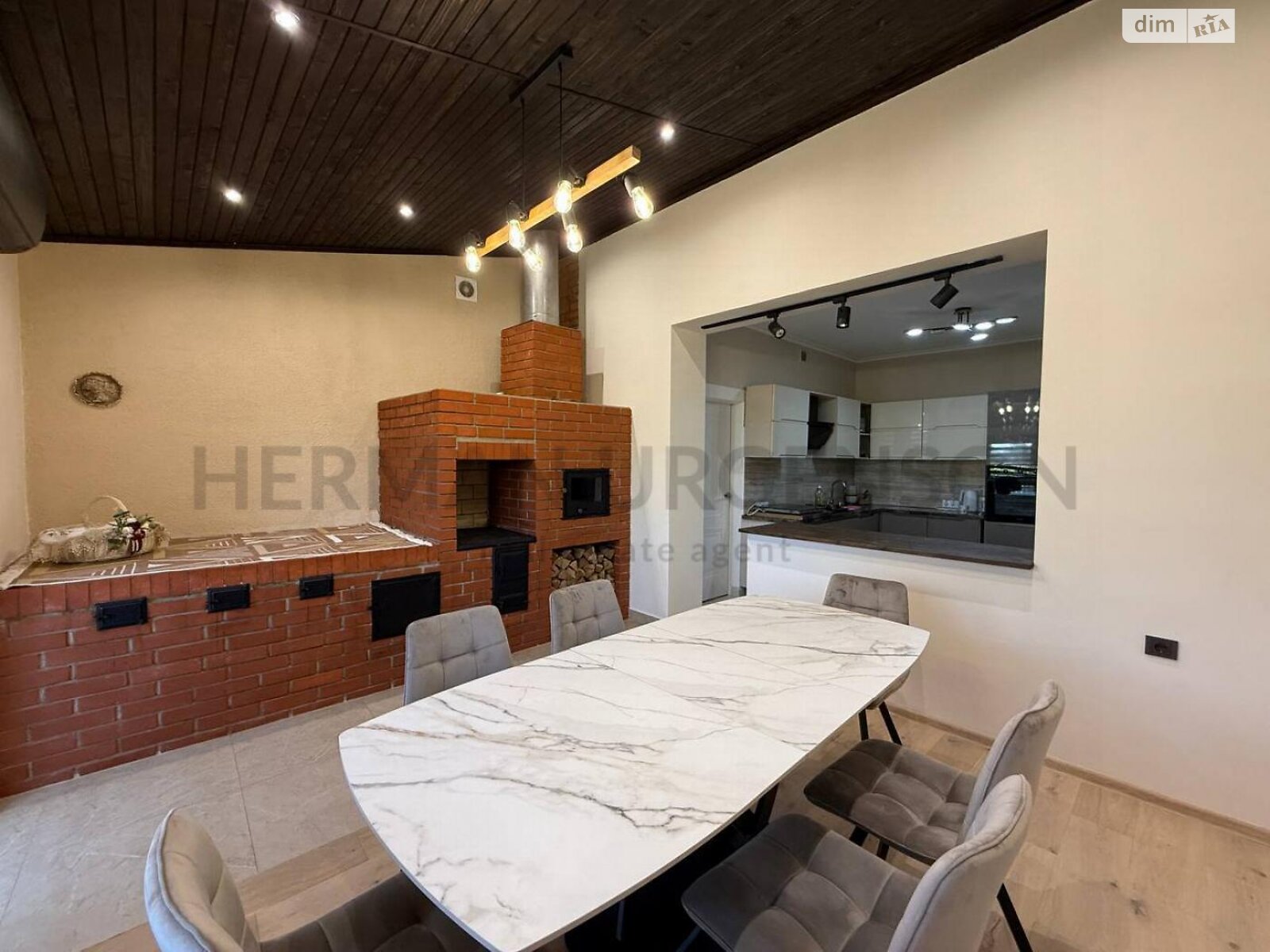 двоповерховий будинок з гаражем, 258 кв. м, цегла. Продаж у Ужгороді фото 1 двоповерховий будинок з гаражем, 258 кв. м, цегла. Продаж у Ужгороді фото 1