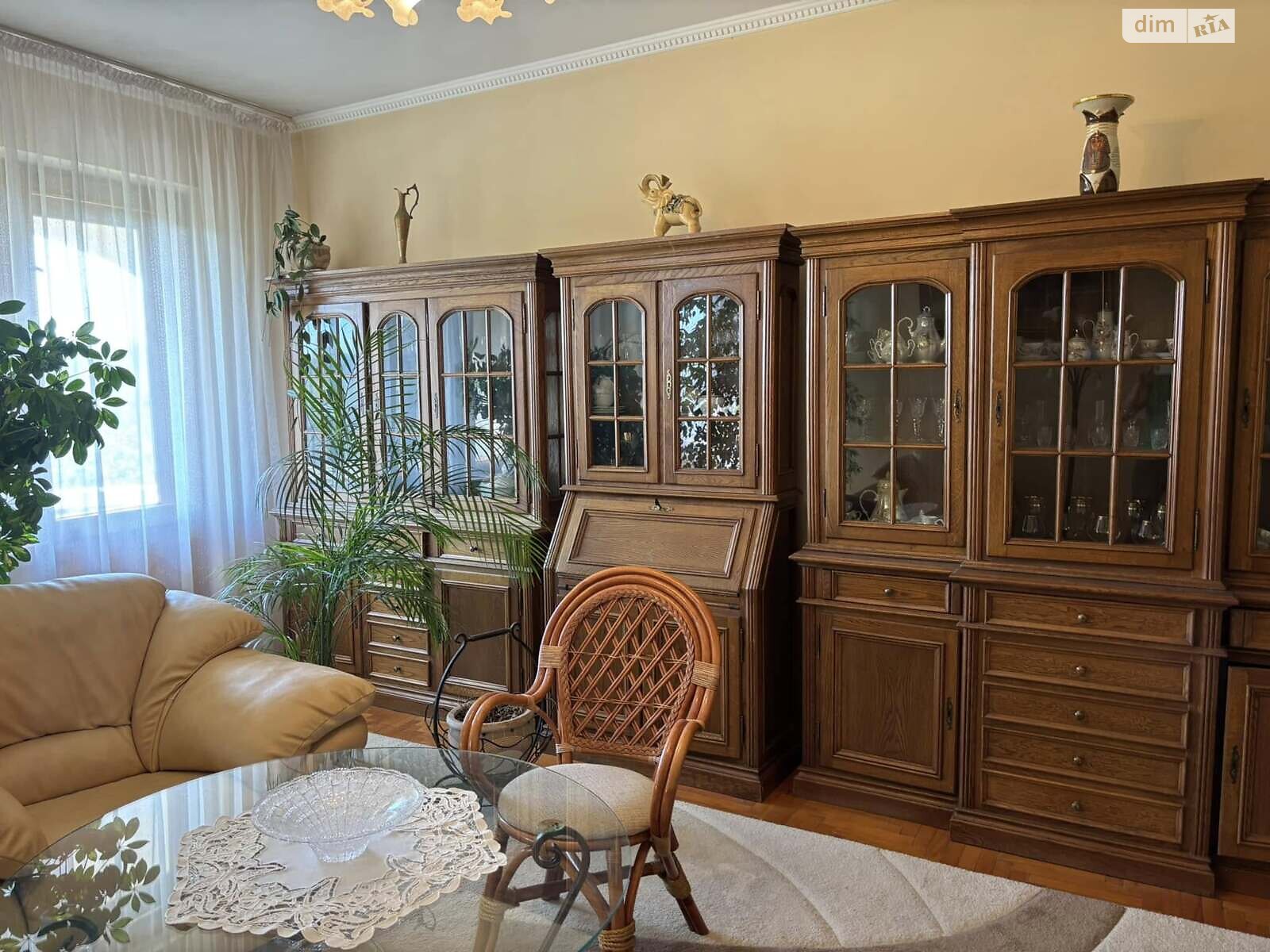 двоповерховий будинок з гаражем, 296.5 кв. м, цегла. Продаж у Ужгороді фото 1 двоповерховий будинок з гаражем, 296.5 кв. м, цегла. Продаж у Ужгороді фото 1