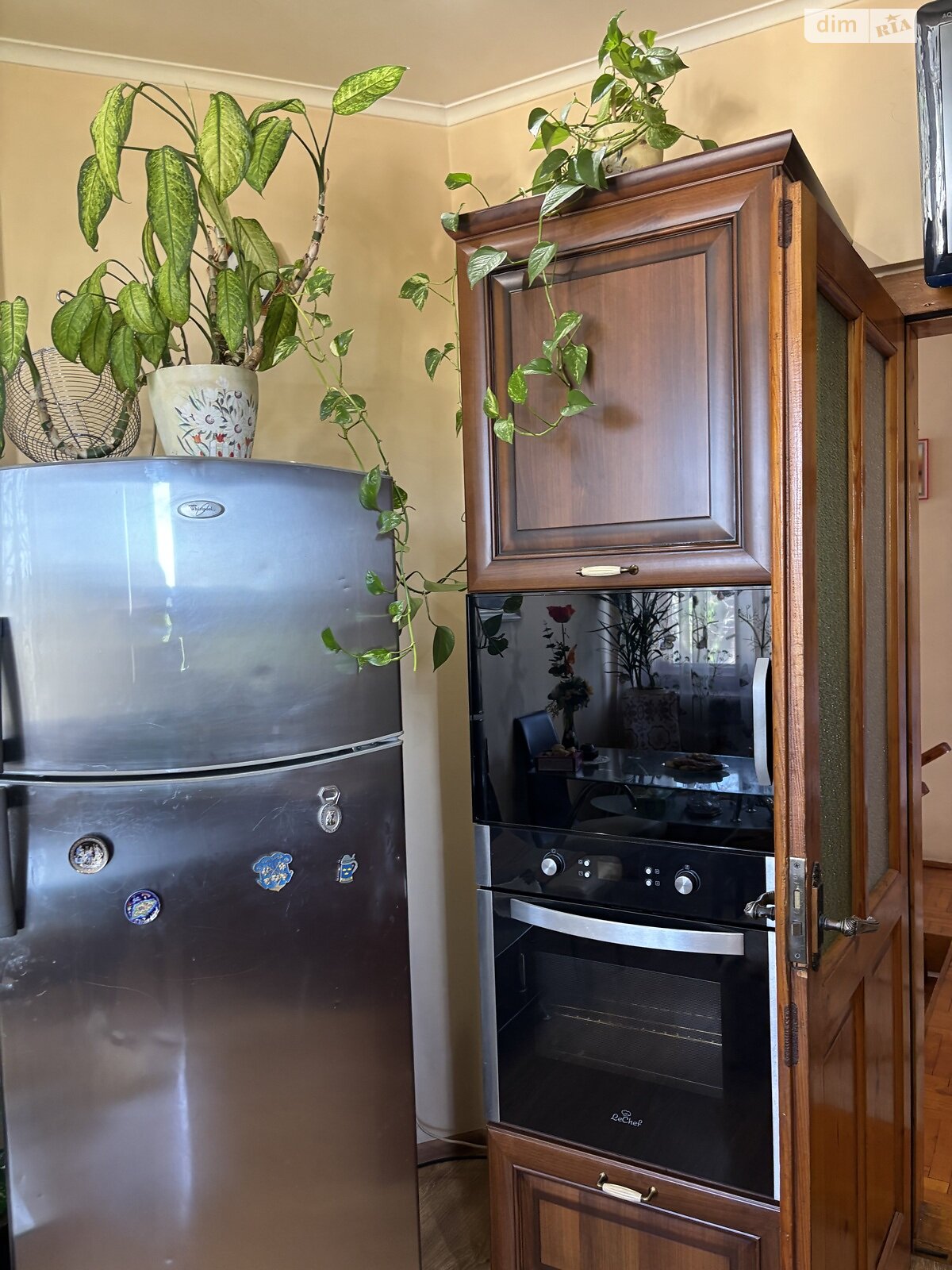 двухэтажный дом с гаражом, 296.5 кв. м, кирпич. Продажа в Ужгороде фото 1 двухэтажный дом с гаражом, 296.5 кв. м, кирпич. Продажа в Ужгороде фото 1