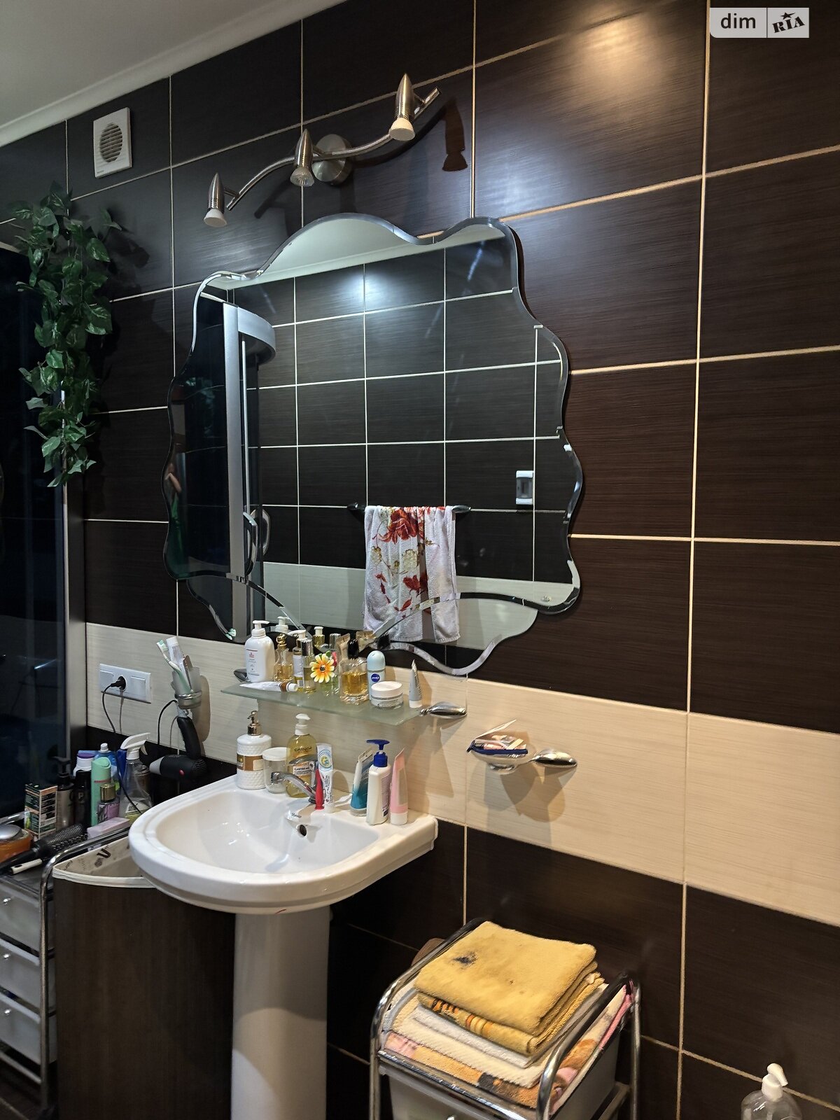 двухэтажный дом с гаражом, 296.5 кв. м, кирпич. Продажа в Ужгороде фото 1 двухэтажный дом с гаражом, 296.5 кв. м, кирпич. Продажа в Ужгороде фото 1