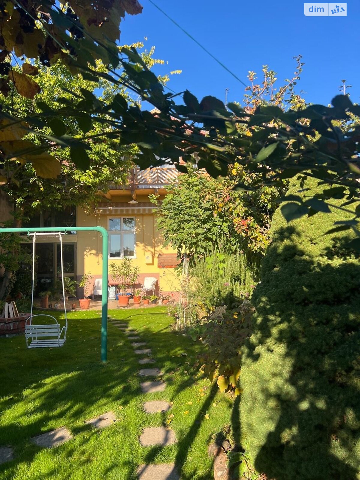 двухэтажный дом с балконом, 199.8 кв. м, кирпич. Продажа в Ужгороде район Центр фото 1 двухэтажный дом с балконом, 199.8 кв. м, кирпич. Продажа в Ужгороде район Центр фото 1