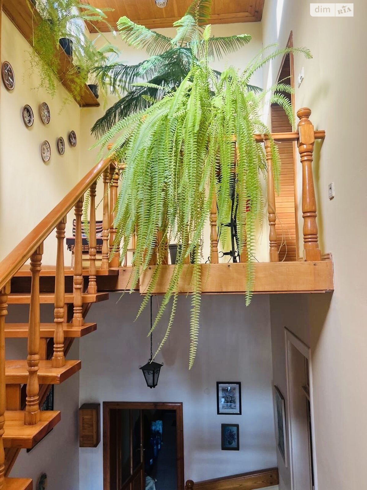 двухэтажный дом с балконом, 199.8 кв. м, кирпич. Продажа в Ужгороде район Центр фото 1 двухэтажный дом с балконом, 199.8 кв. м, кирпич. Продажа в Ужгороде район Центр фото 1