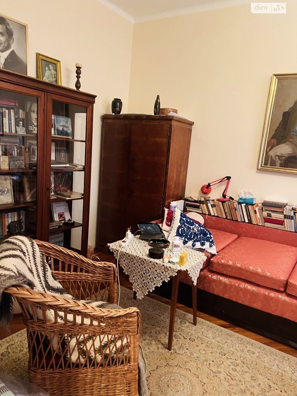 двухэтажный дом с балконом, 199.8 кв. м, кирпич. Продажа в Ужгороде район Центр фото 1 двухэтажный дом с балконом, 199.8 кв. м, кирпич. Продажа в Ужгороде район Центр фото 1