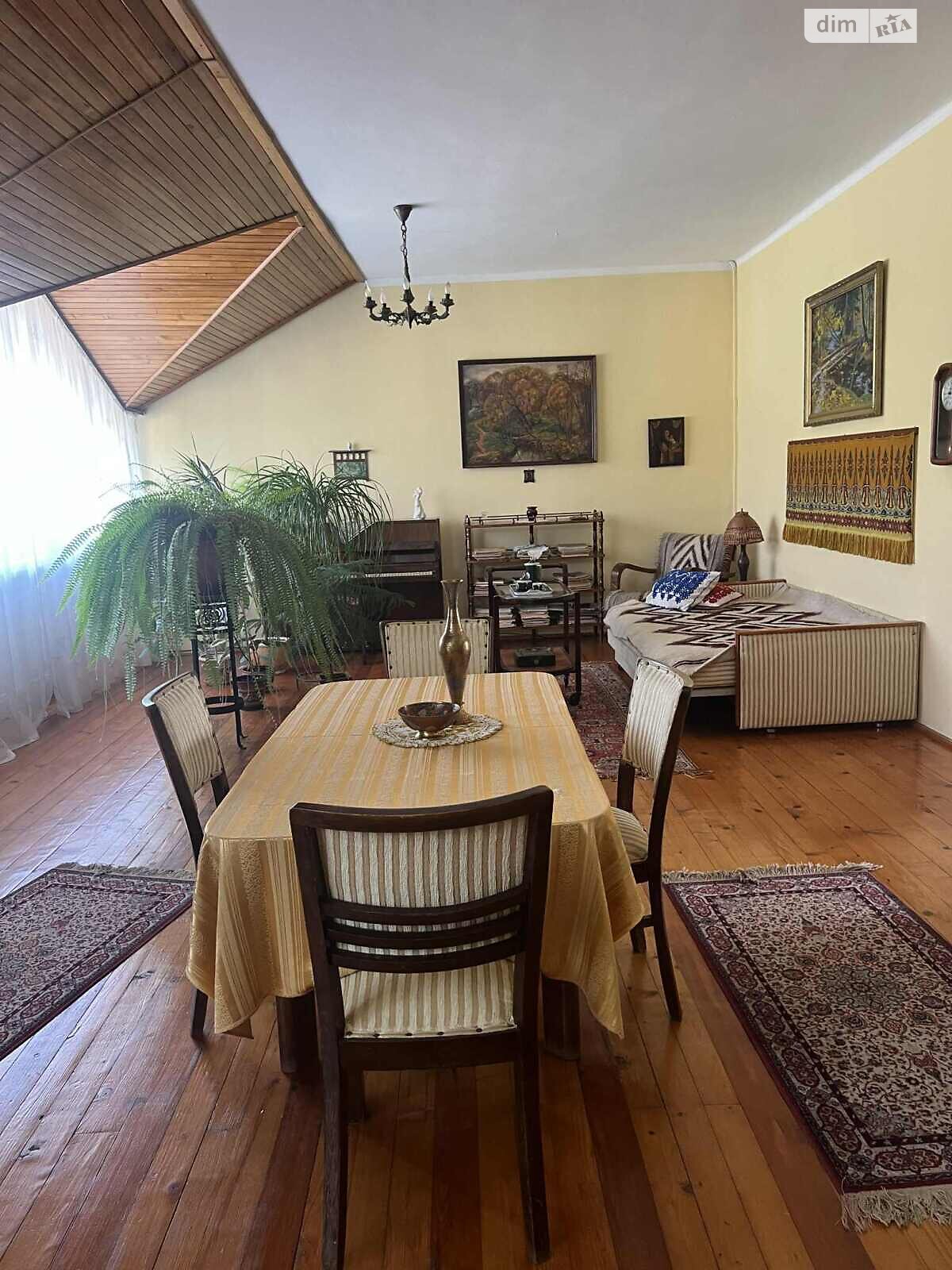 двухэтажный дом с балконом, 199.8 кв. м, кирпич. Продажа в Ужгороде район Центр фото 1 двухэтажный дом с балконом, 199.8 кв. м, кирпич. Продажа в Ужгороде район Центр фото 1