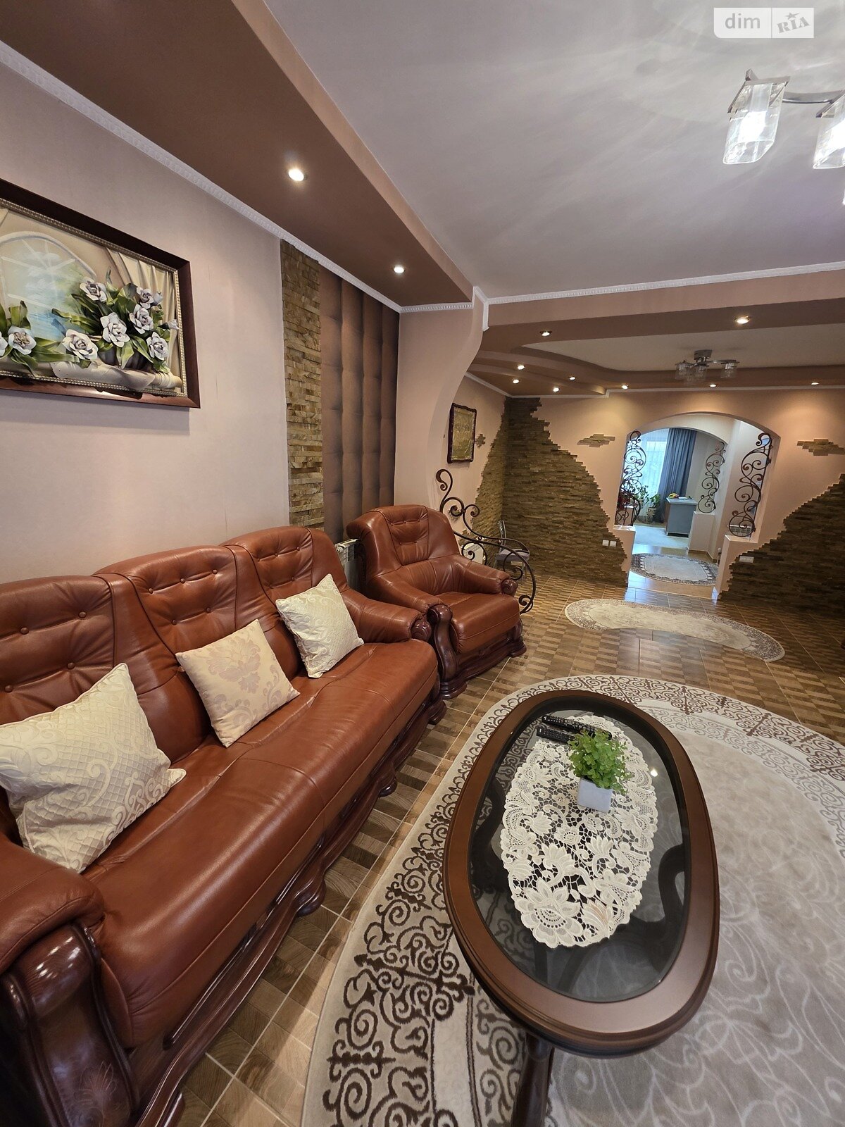 двухэтажный дом беседка, 167 кв. м, кирпич. Продажа в Ужгороде район Центр фото 1 двухэтажный дом беседка, 167 кв. м, кирпич. Продажа в Ужгороде район Центр фото 1