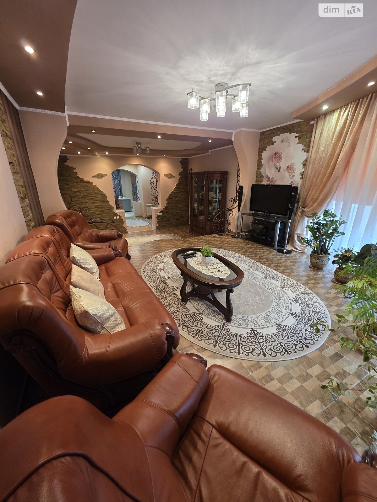 двухэтажный дом беседка, 167 кв. м, кирпич. Продажа в Ужгороде район Центр фото 1 двухэтажный дом беседка, 167 кв. м, кирпич. Продажа в Ужгороде район Центр фото 1