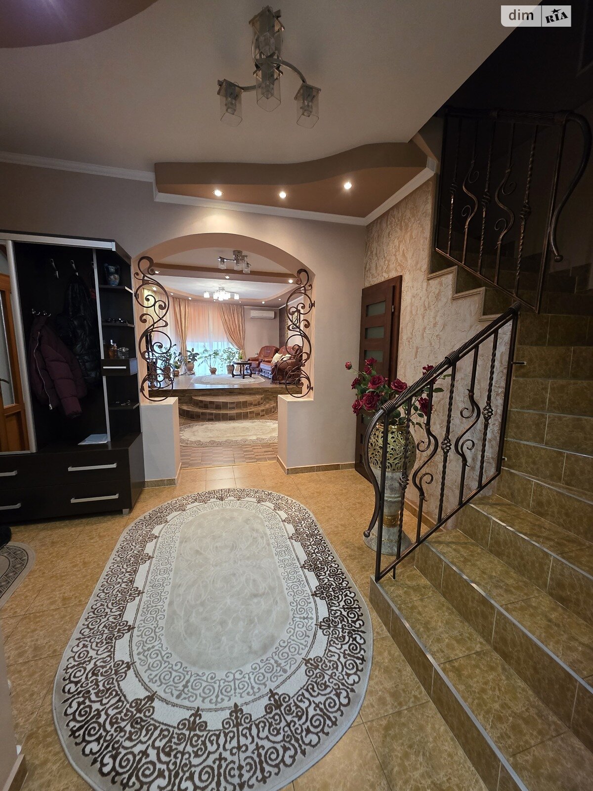 двухэтажный дом беседка, 167 кв. м, кирпич. Продажа в Ужгороде район Центр фото 1 двухэтажный дом беседка, 167 кв. м, кирпич. Продажа в Ужгороде район Центр фото 1