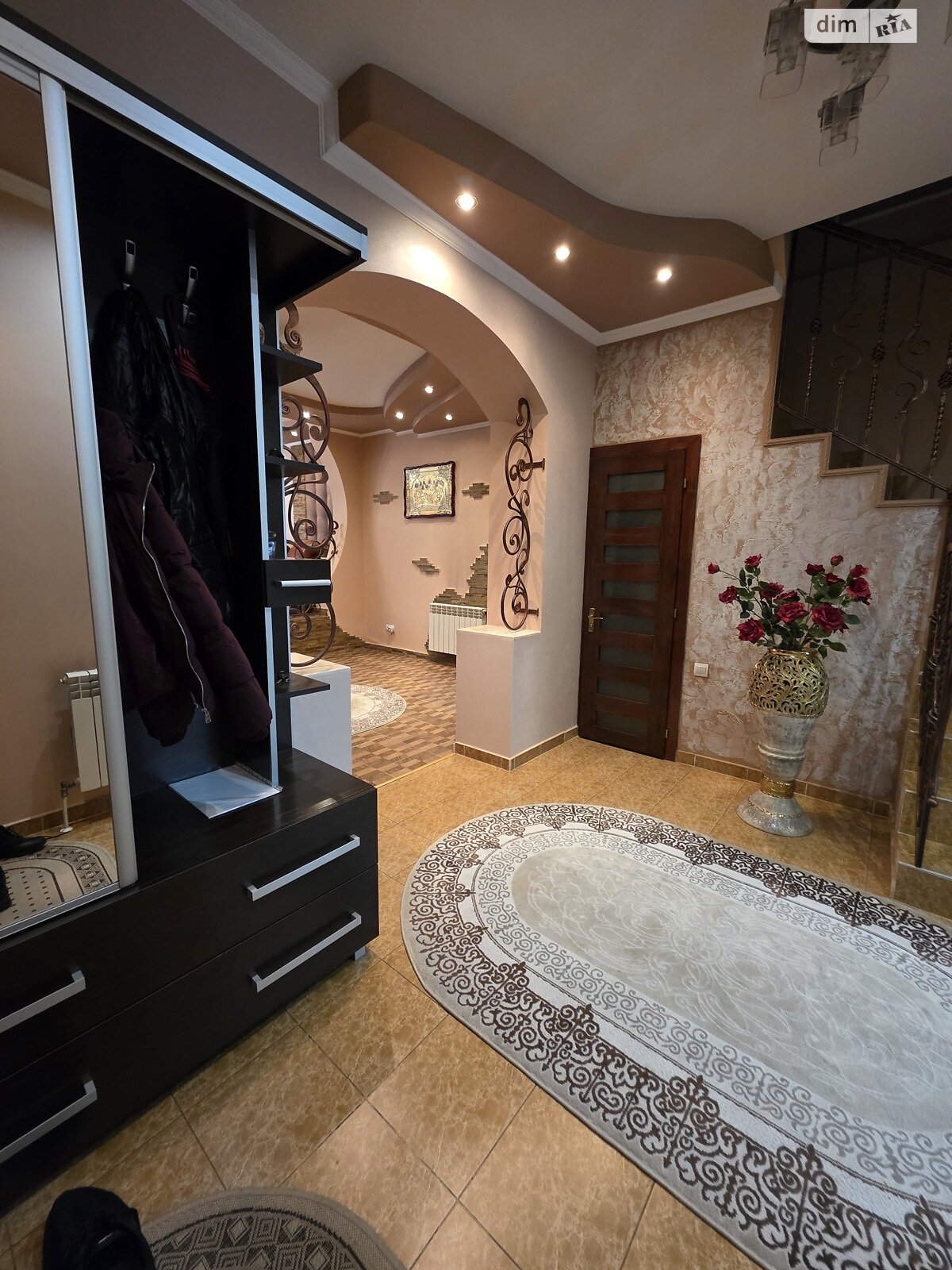 двухэтажный дом с верандой, 167 кв. м, кирпич. Продажа в Ужгороде район Центр фото 1 двухэтажный дом с верандой, 167 кв. м, кирпич. Продажа в Ужгороде район Центр фото 1