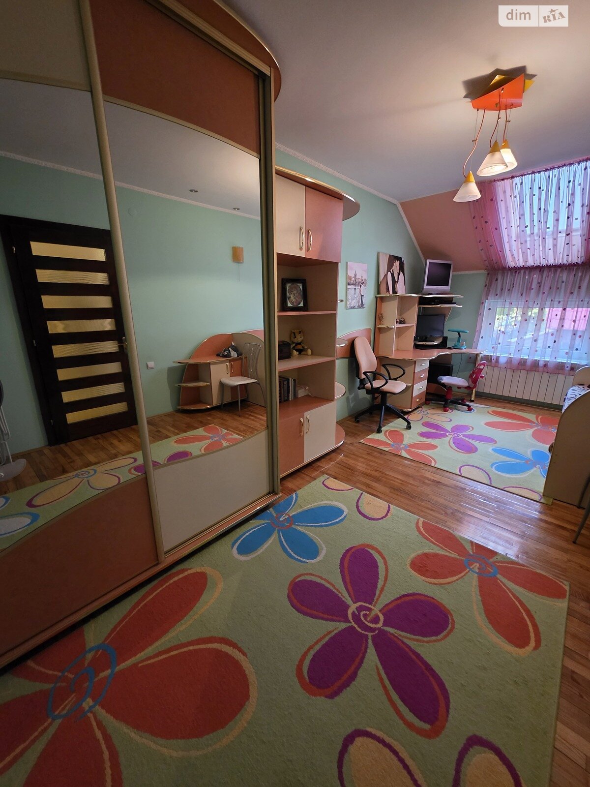 двухэтажный дом с верандой, 167 кв. м, кирпич. Продажа в Ужгороде район Центр фото 1 двухэтажный дом с верандой, 167 кв. м, кирпич. Продажа в Ужгороде район Центр фото 1