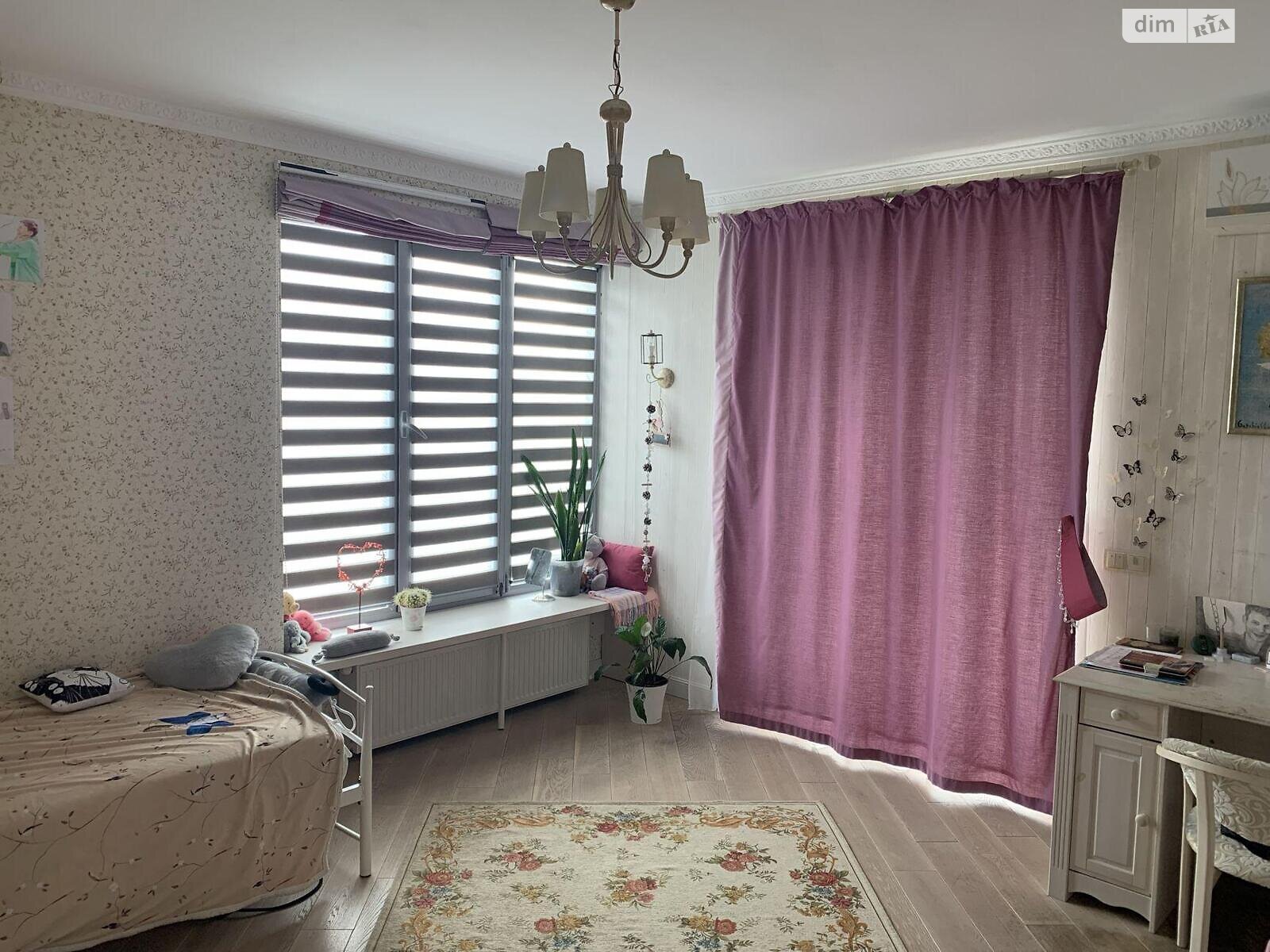 трехэтажный дом, 336 кв. м, кирпич. Продажа в Ужгороде район Центр фото 1 трехэтажный дом, 336 кв. м, кирпич. Продажа в Ужгороде район Центр фото 1