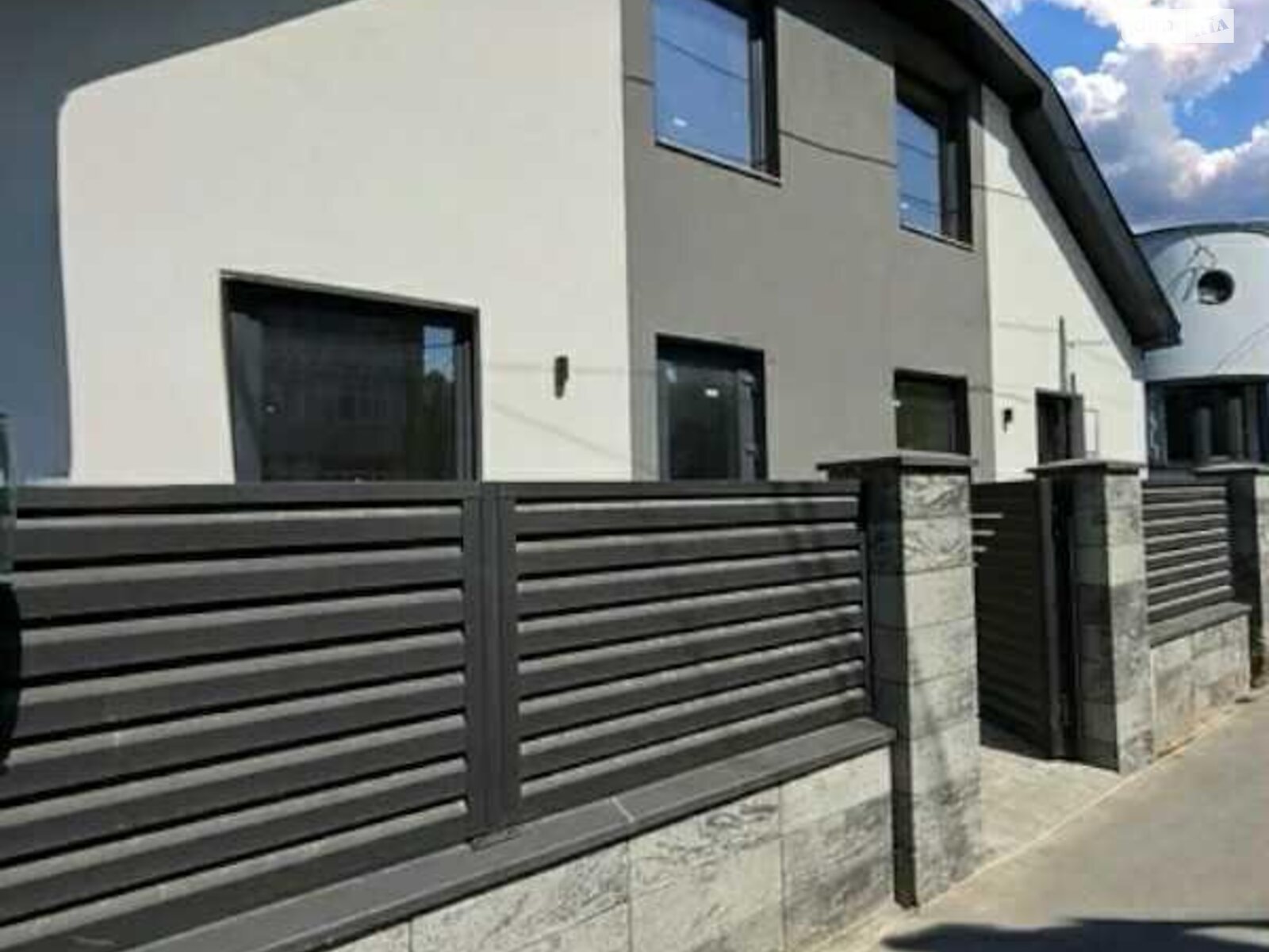 двухэтажный дом, 174 кв. м, кирпич. Продажа в Ужгороде район Центр фото 1