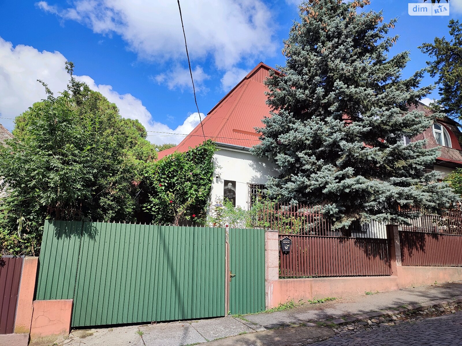 двоповерховий будинок веранда, 220 кв. м, цегла. Продаж в Ужгороді, район Центр фото 1