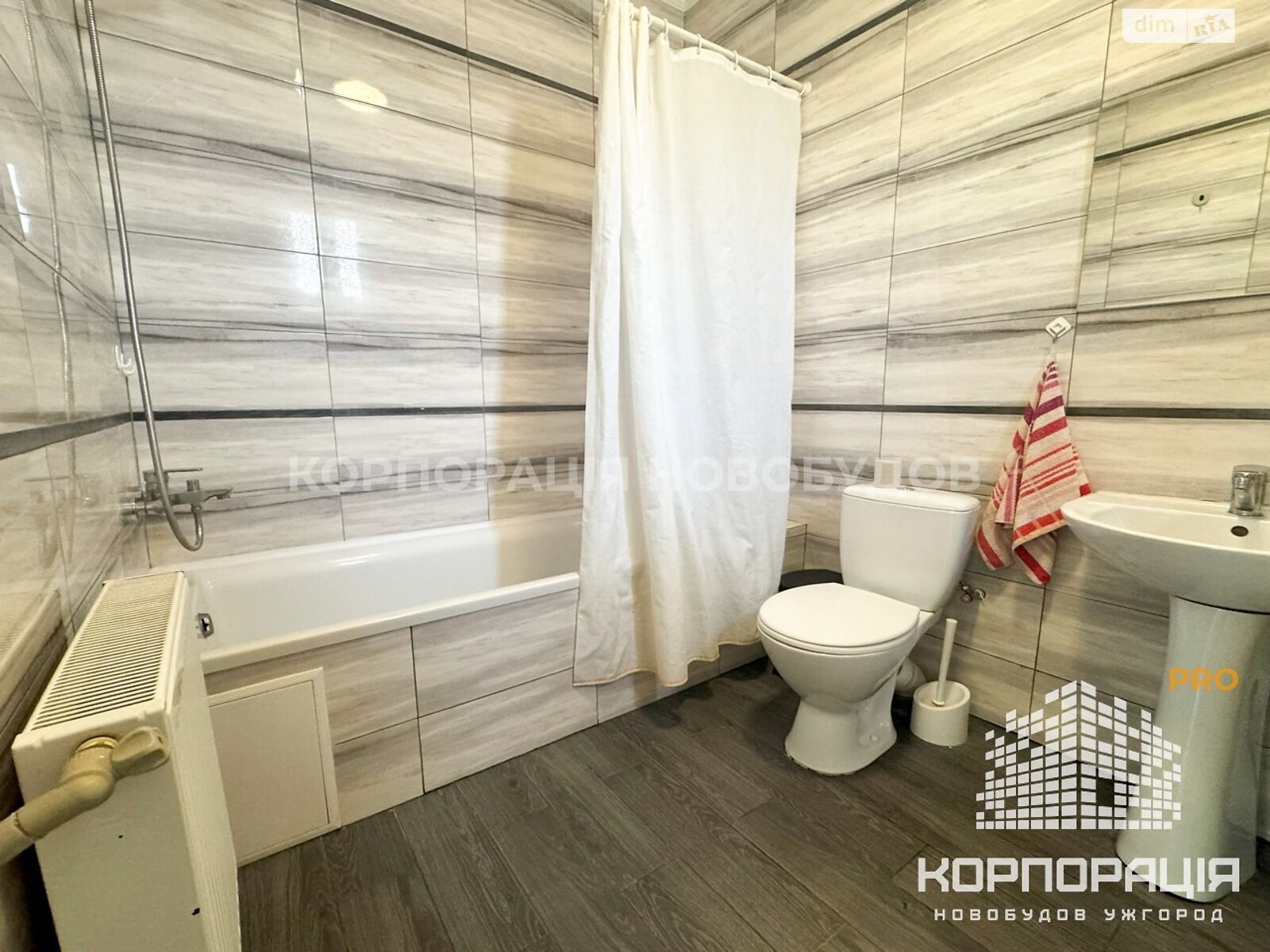 одноэтажный дом с отоплением, 77 кв. м, кирпич. Продажа в Ужгороде район Центр фото 1 одноэтажный дом с отоплением, 77 кв. м, кирпич. Продажа в Ужгороде район Центр фото 1
