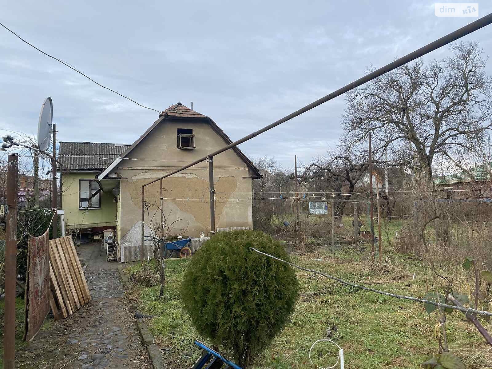 одноэтажный дом с верандой, 80.5 кв. м, кирпич саманный. Продажа в Ужгороде район Центр фото 1