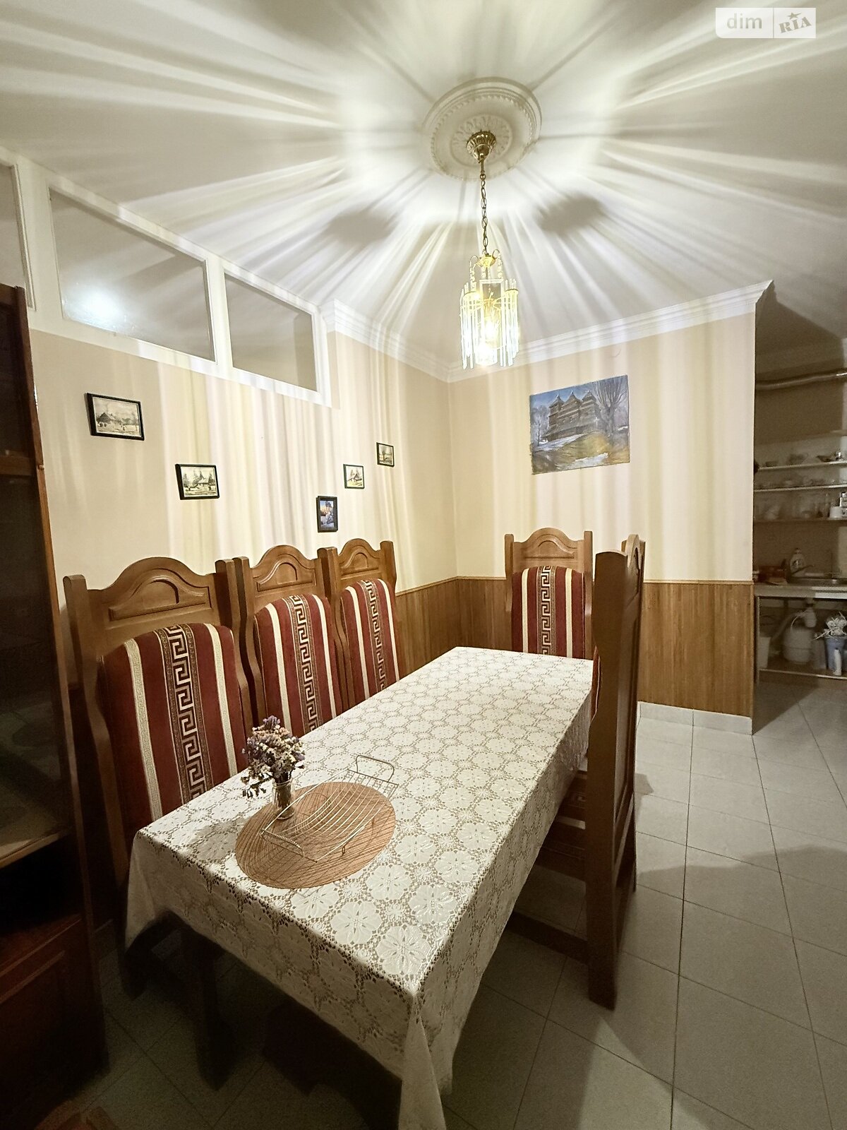 двухэтажный дом с гаражом, 551.9 кв. м, кирпич. Продажа в Ужгороде район Центр фото 1