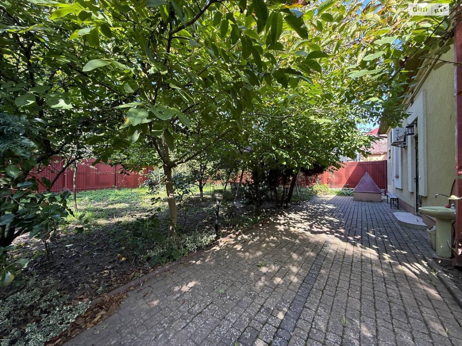 одноповерховий будинок з верандою, 150 кв. м, цегла. Продаж в Ужгороді, район Центр фото 1 одноповерховий будинок з верандою, 150 кв. м, цегла. Продаж в Ужгороді, район Центр фото 1