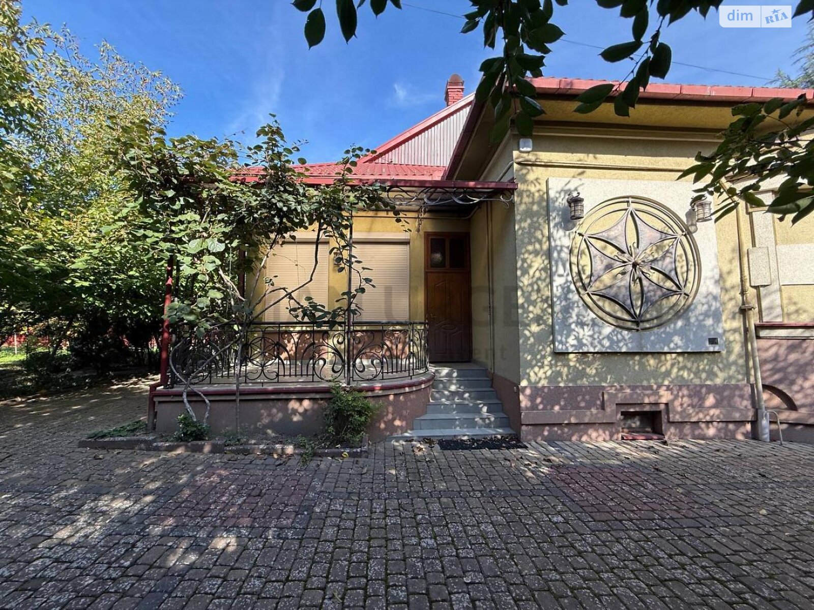 одноповерховий будинок з верандою, 150 кв. м, цегла. Продаж в Ужгороді, район Центр фото 1 одноповерховий будинок з верандою, 150 кв. м, цегла. Продаж в Ужгороді, район Центр фото 1