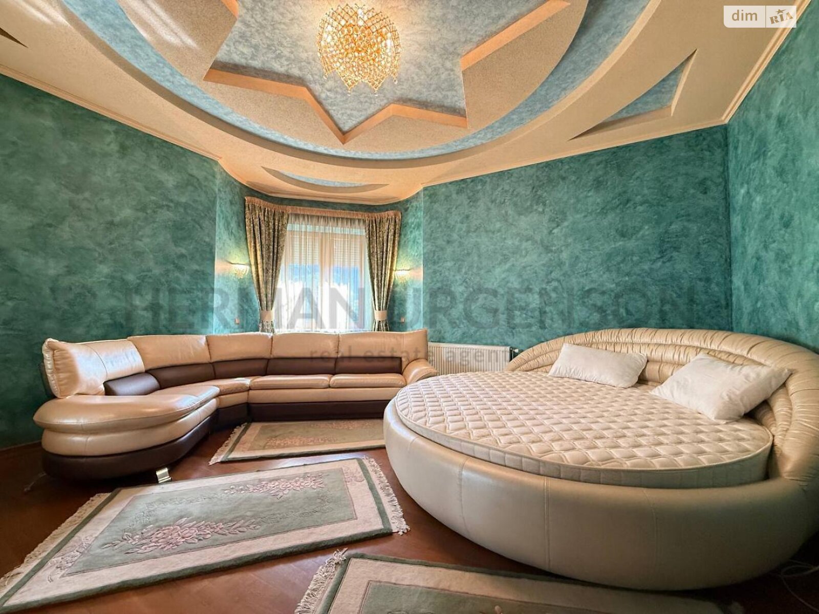 одноповерховий будинок з верандою, 150 кв. м, цегла. Продаж в Ужгороді, район Центр фото 1 одноповерховий будинок з верандою, 150 кв. м, цегла. Продаж в Ужгороді, район Центр фото 1