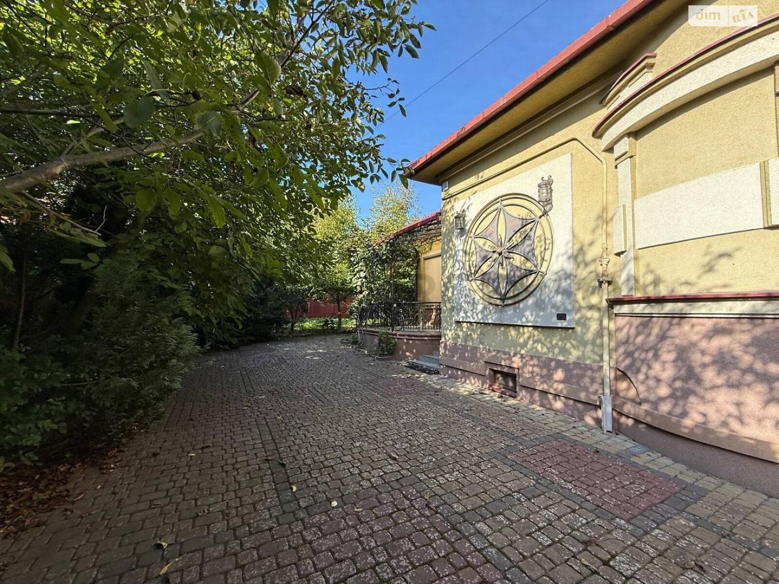 одноповерховий будинок з верандою, 150 кв. м, цегла. Продаж в Ужгороді, район Центр фото 1 одноповерховий будинок з верандою, 150 кв. м, цегла. Продаж в Ужгороді, район Центр фото 1