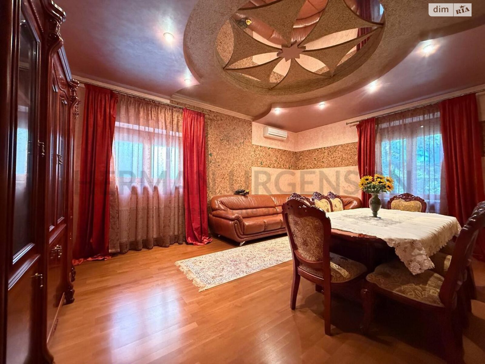 одноповерховий будинок з верандою, 150 кв. м, цегла. Продаж в Ужгороді, район Центр фото 1 одноповерховий будинок з верандою, 150 кв. м, цегла. Продаж в Ужгороді, район Центр фото 1