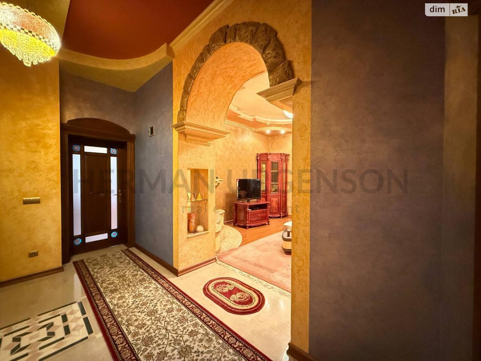 одноповерховий будинок з верандою, 150 кв. м, цегла. Продаж в Ужгороді, район Центр фото 1 одноповерховий будинок з верандою, 150 кв. м, цегла. Продаж в Ужгороді, район Центр фото 1