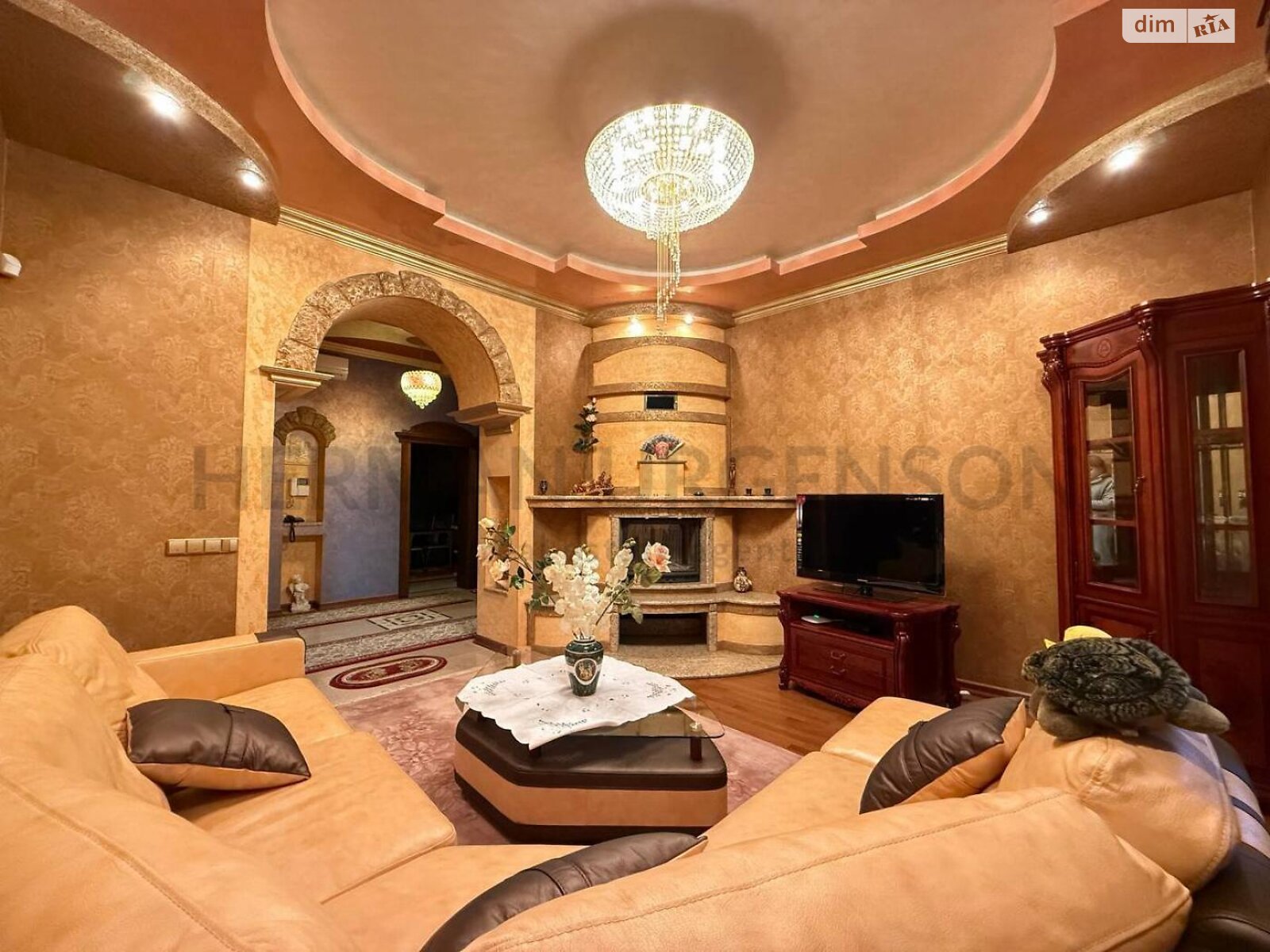 одноповерховий будинок з верандою, 150 кв. м, цегла. Продаж в Ужгороді, район Центр фото 1 одноповерховий будинок з верандою, 150 кв. м, цегла. Продаж в Ужгороді, район Центр фото 1