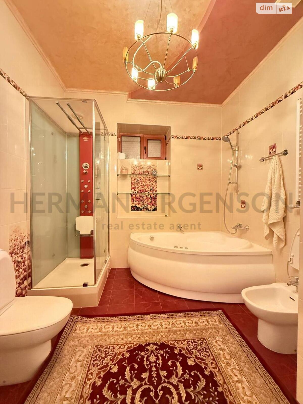 одноповерховий будинок з верандою, 150 кв. м, цегла. Продаж в Ужгороді, район Центр фото 1 одноповерховий будинок з верандою, 150 кв. м, цегла. Продаж в Ужгороді, район Центр фото 1