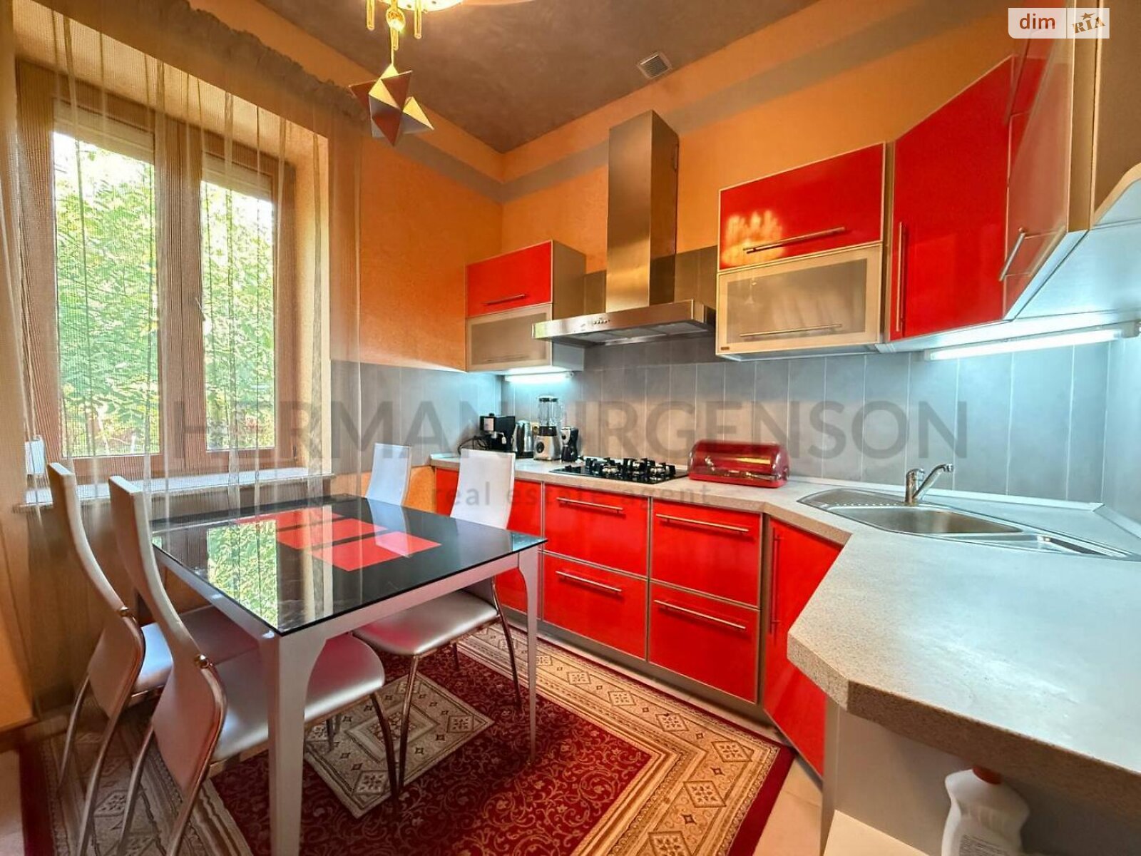 одноповерховий будинок з верандою, 150 кв. м, цегла. Продаж в Ужгороді, район Центр фото 1 одноповерховий будинок з верандою, 150 кв. м, цегла. Продаж в Ужгороді, район Центр фото 1