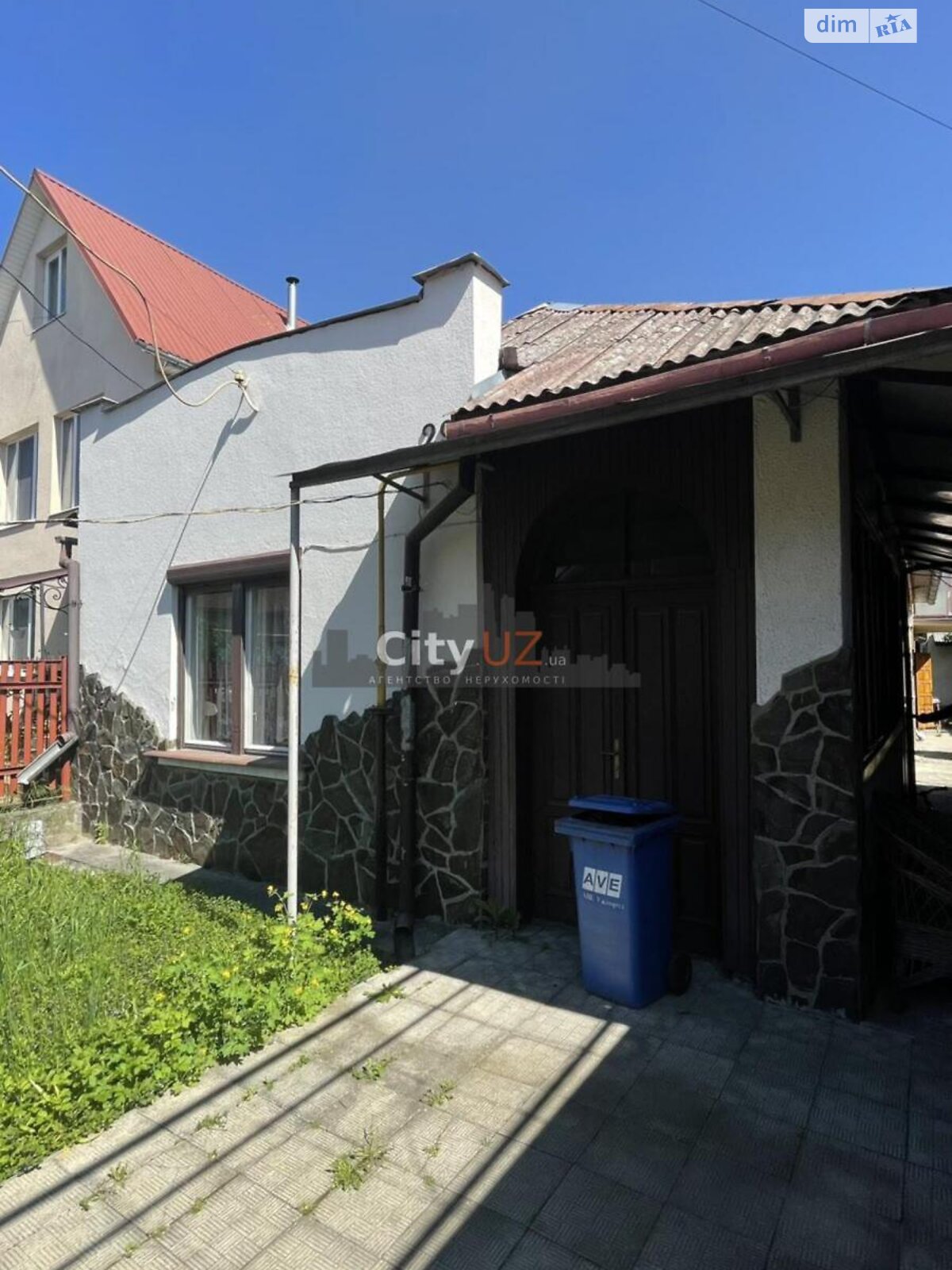 двухэтажный дом с гаражом, 217 кв. м, кирпич. Продажа в Ужгороде район Центр фото 1 двухэтажный дом с гаражом, 217 кв. м, кирпич. Продажа в Ужгороде район Центр фото 1