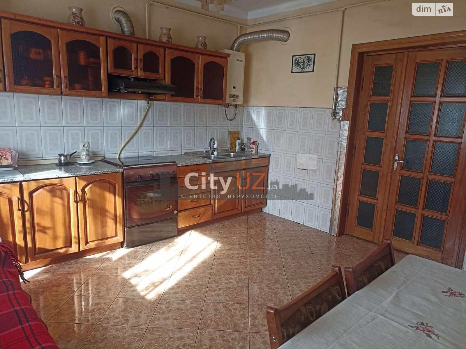 двухэтажный дом с гаражом, 217 кв. м, кирпич. Продажа в Ужгороде район Центр фото 1 двухэтажный дом с гаражом, 217 кв. м, кирпич. Продажа в Ужгороде район Центр фото 1