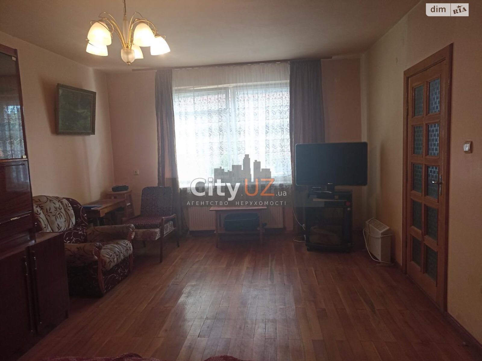 двухэтажный дом с гаражом, 217 кв. м, кирпич. Продажа в Ужгороде район Центр фото 1 двухэтажный дом с гаражом, 217 кв. м, кирпич. Продажа в Ужгороде район Центр фото 1