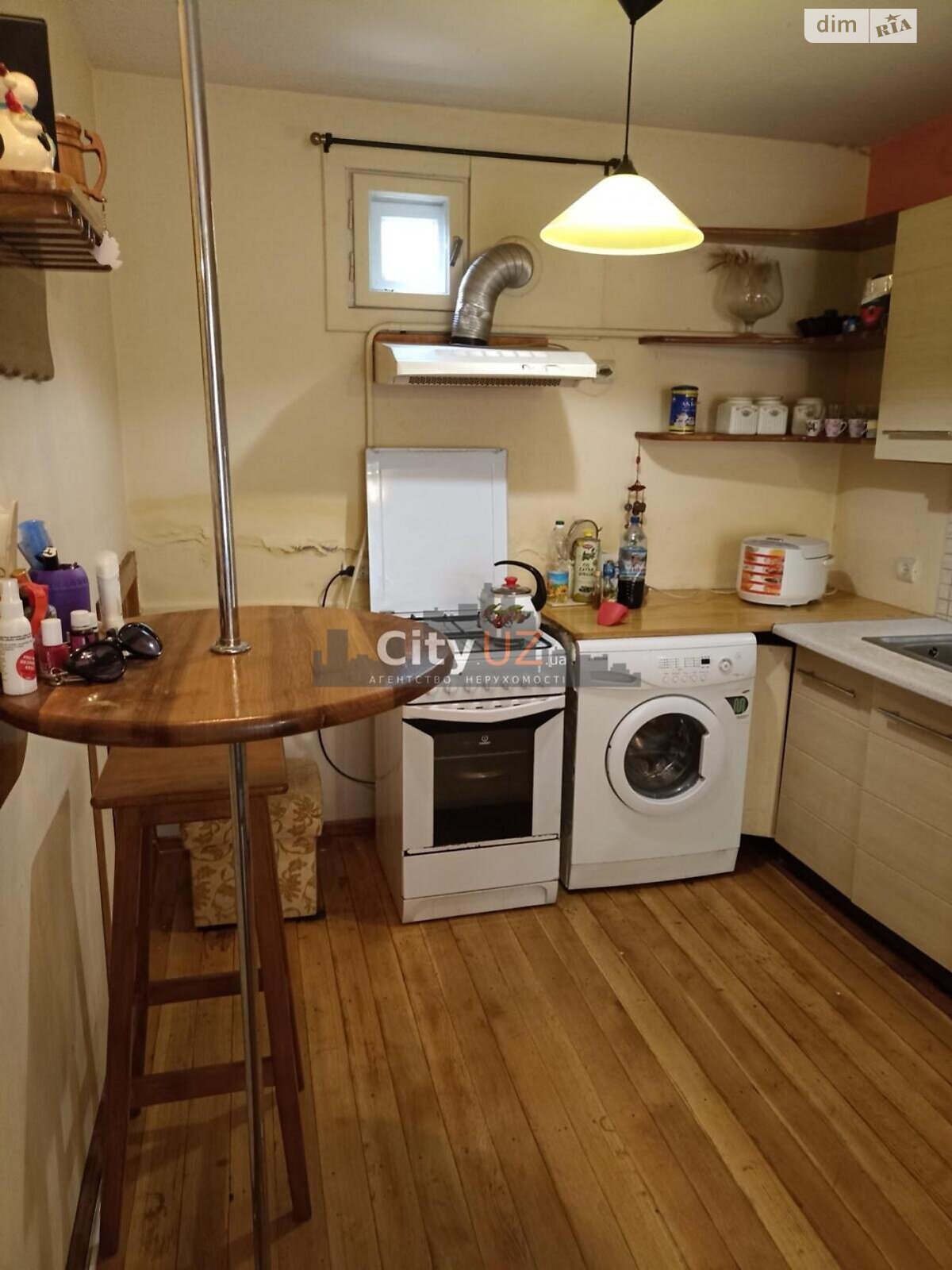 двухэтажный дом с гаражом, 217 кв. м, кирпич. Продажа в Ужгороде район Центр фото 1 двухэтажный дом с гаражом, 217 кв. м, кирпич. Продажа в Ужгороде район Центр фото 1