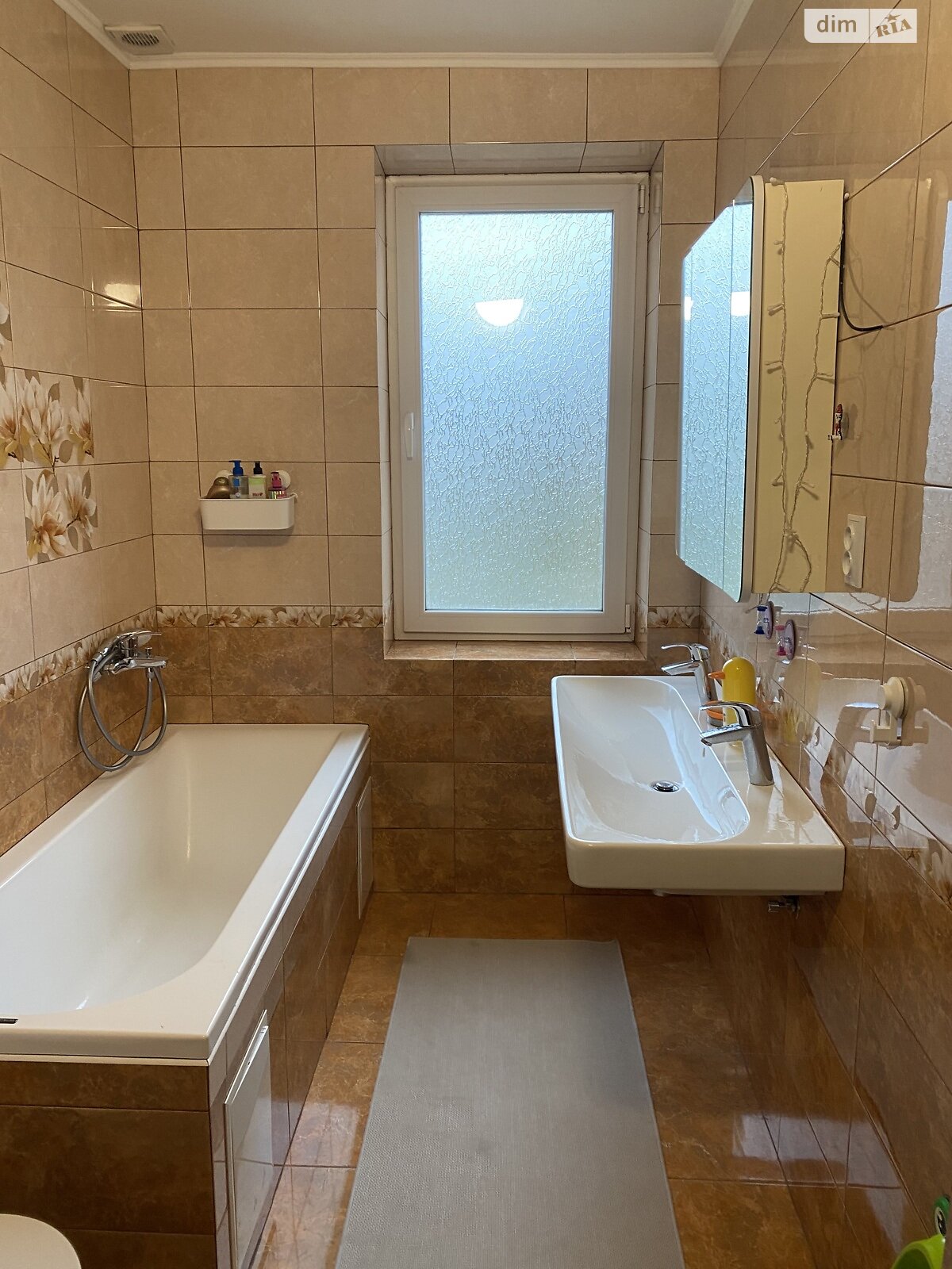 двоповерховий будинок з гаражем, 130 кв. м, цегла. Продаж в Ужгороді, район Центр фото 1