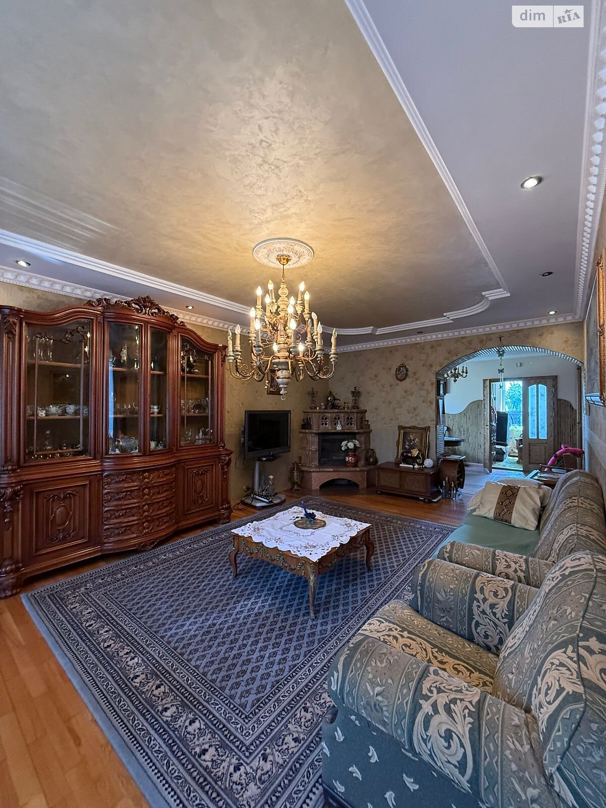 двоповерховий будинок з верандою, 420 кв. м, цегла. Продаж в Ужгороді, район Центр фото 1 двоповерховий будинок з верандою, 420 кв. м, цегла. Продаж в Ужгороді, район Центр фото 1