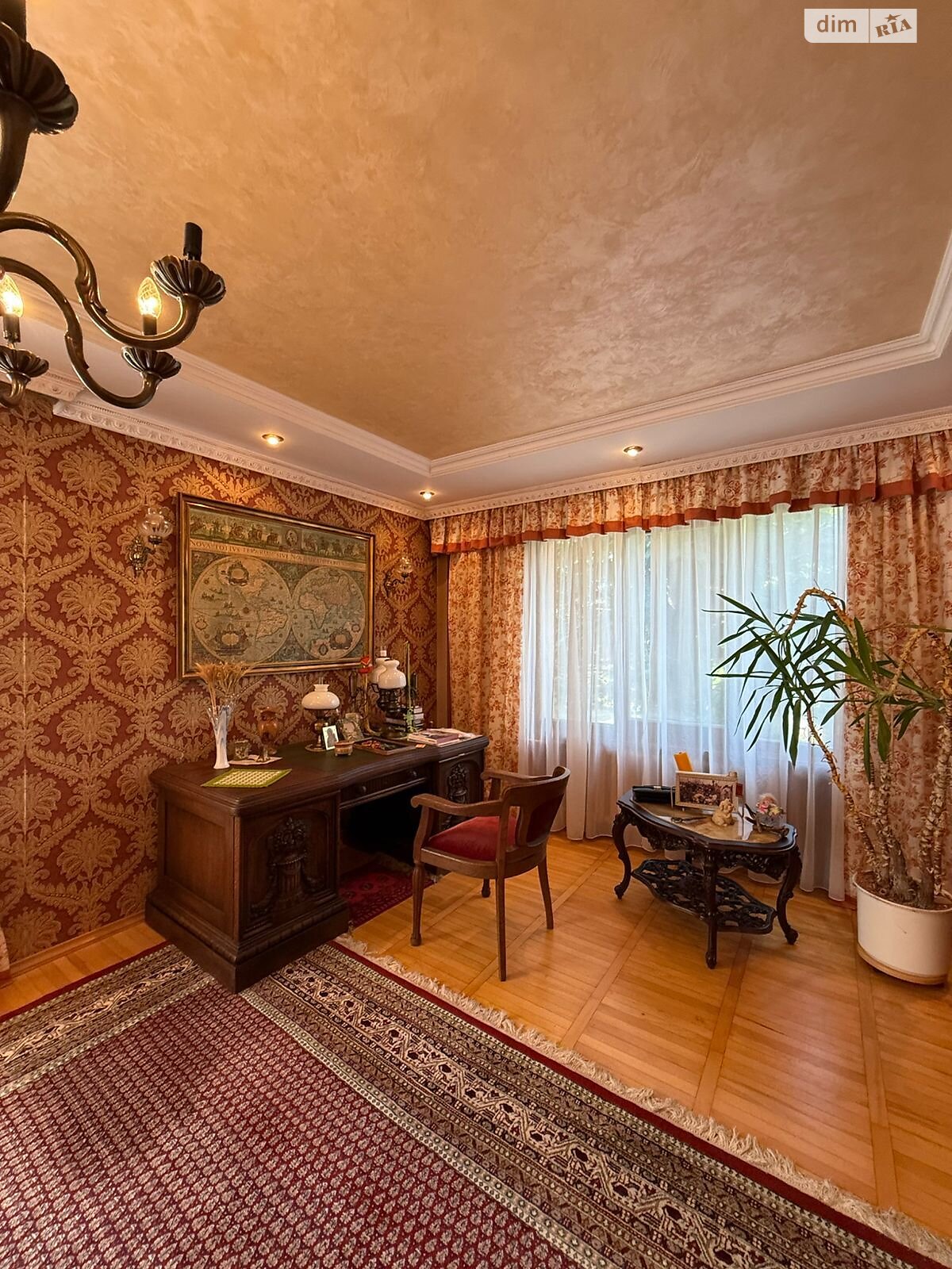 двоповерховий будинок з верандою, 420 кв. м, цегла. Продаж в Ужгороді, район Центр фото 1 двоповерховий будинок з верандою, 420 кв. м, цегла. Продаж в Ужгороді, район Центр фото 1