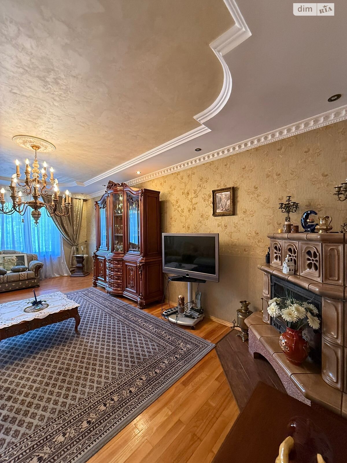 двоповерховий будинок з верандою, 420 кв. м, цегла. Продаж в Ужгороді, район Центр фото 1 двоповерховий будинок з верандою, 420 кв. м, цегла. Продаж в Ужгороді, район Центр фото 1